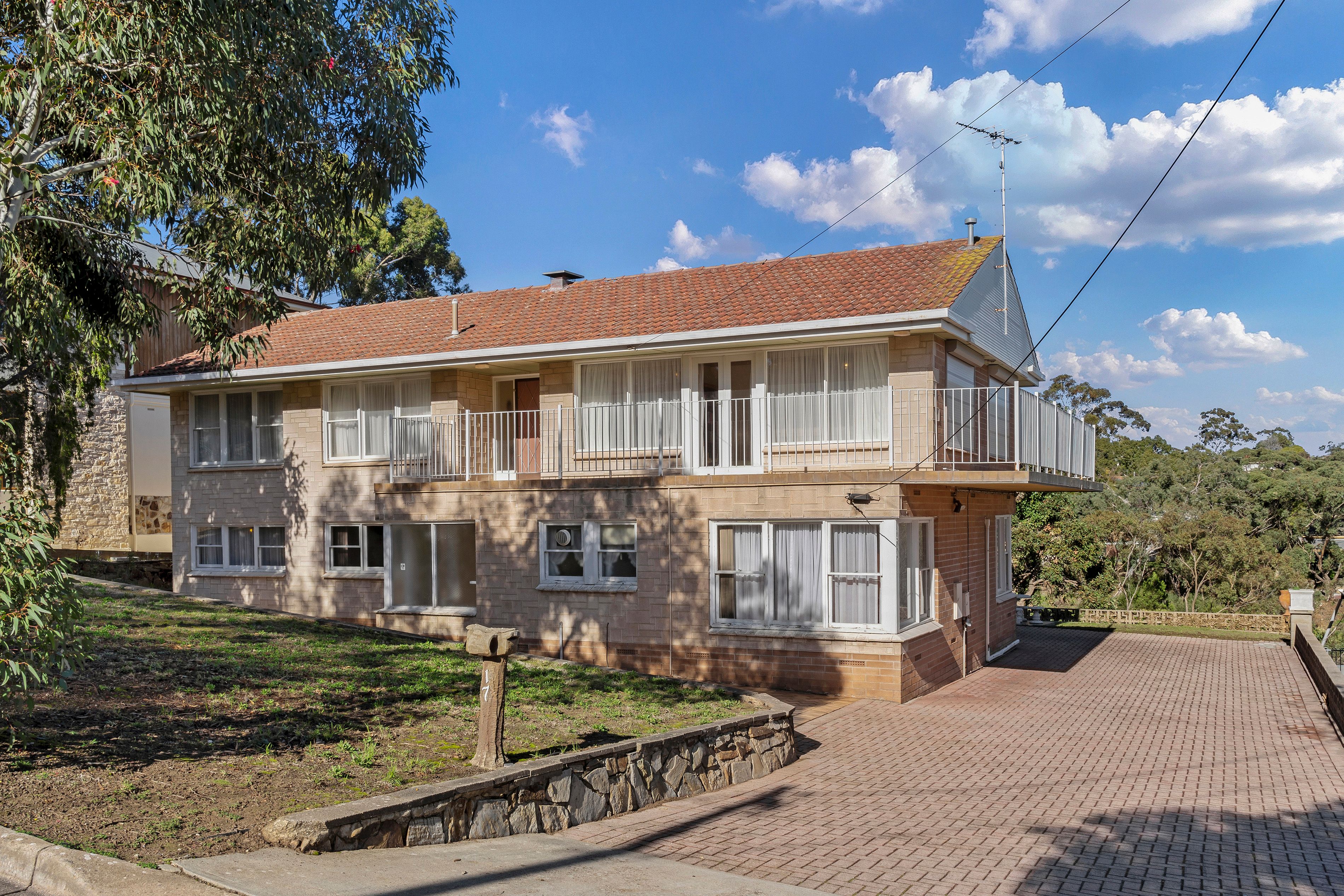 17 Glenwood Drive, Bellevue Heights, SA 5050