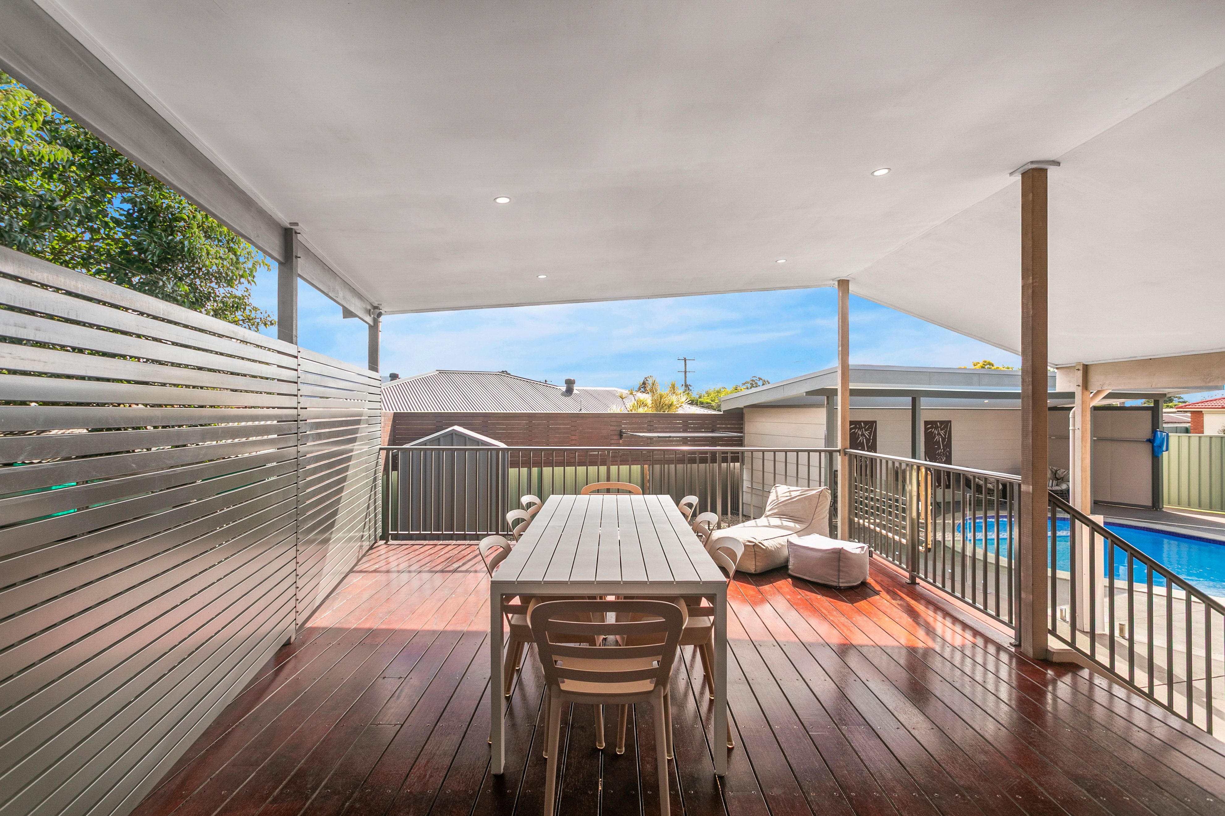 256 Tongarra Road — photo 3 of 11