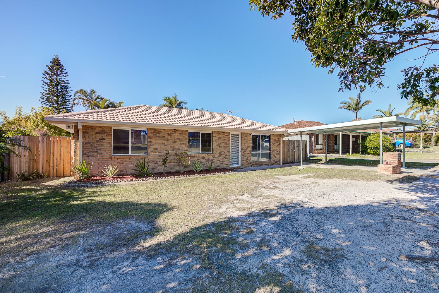 4 Pitt Court, Crestmead, QLD 4132