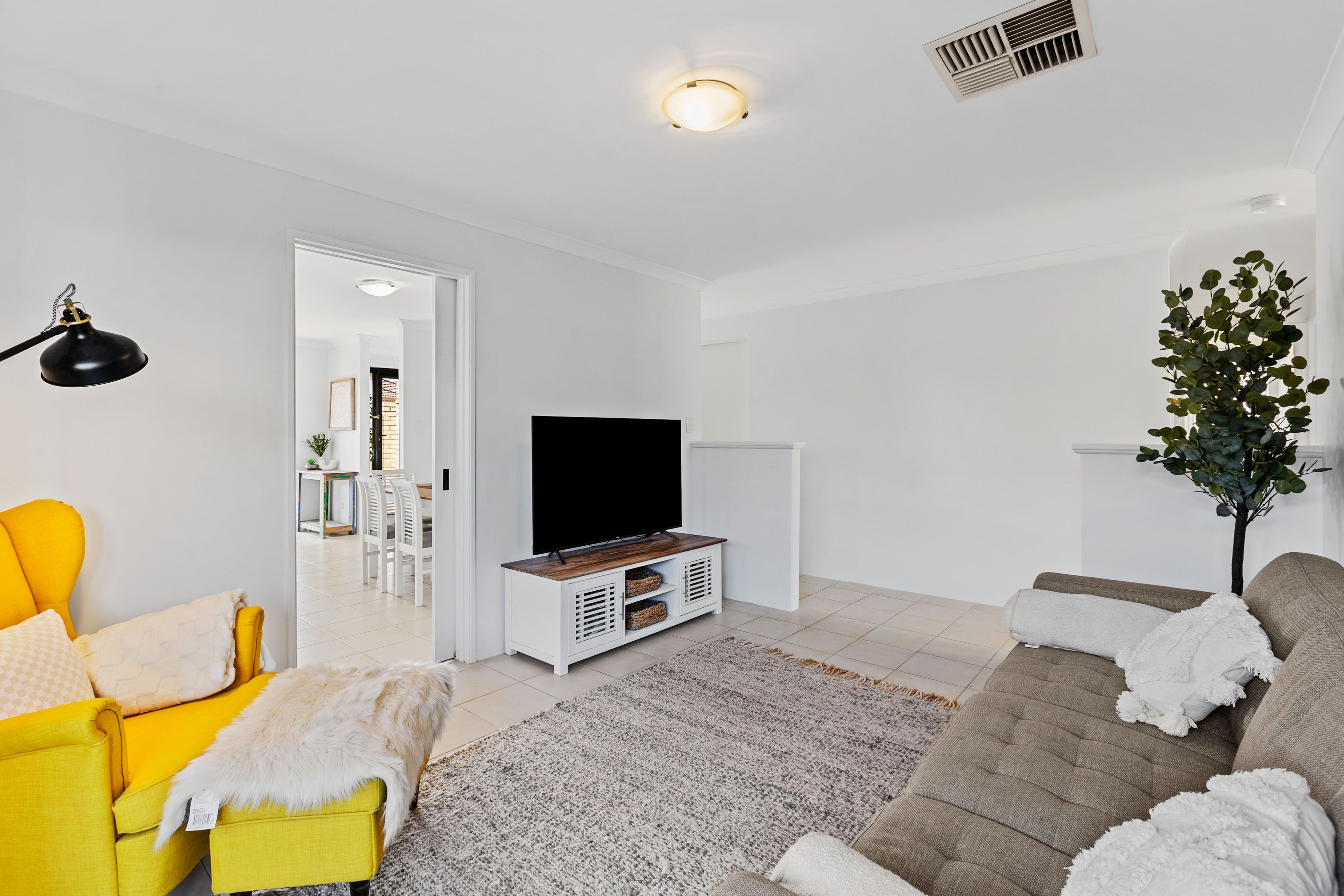 28A Russell Road — photo 11 of 25