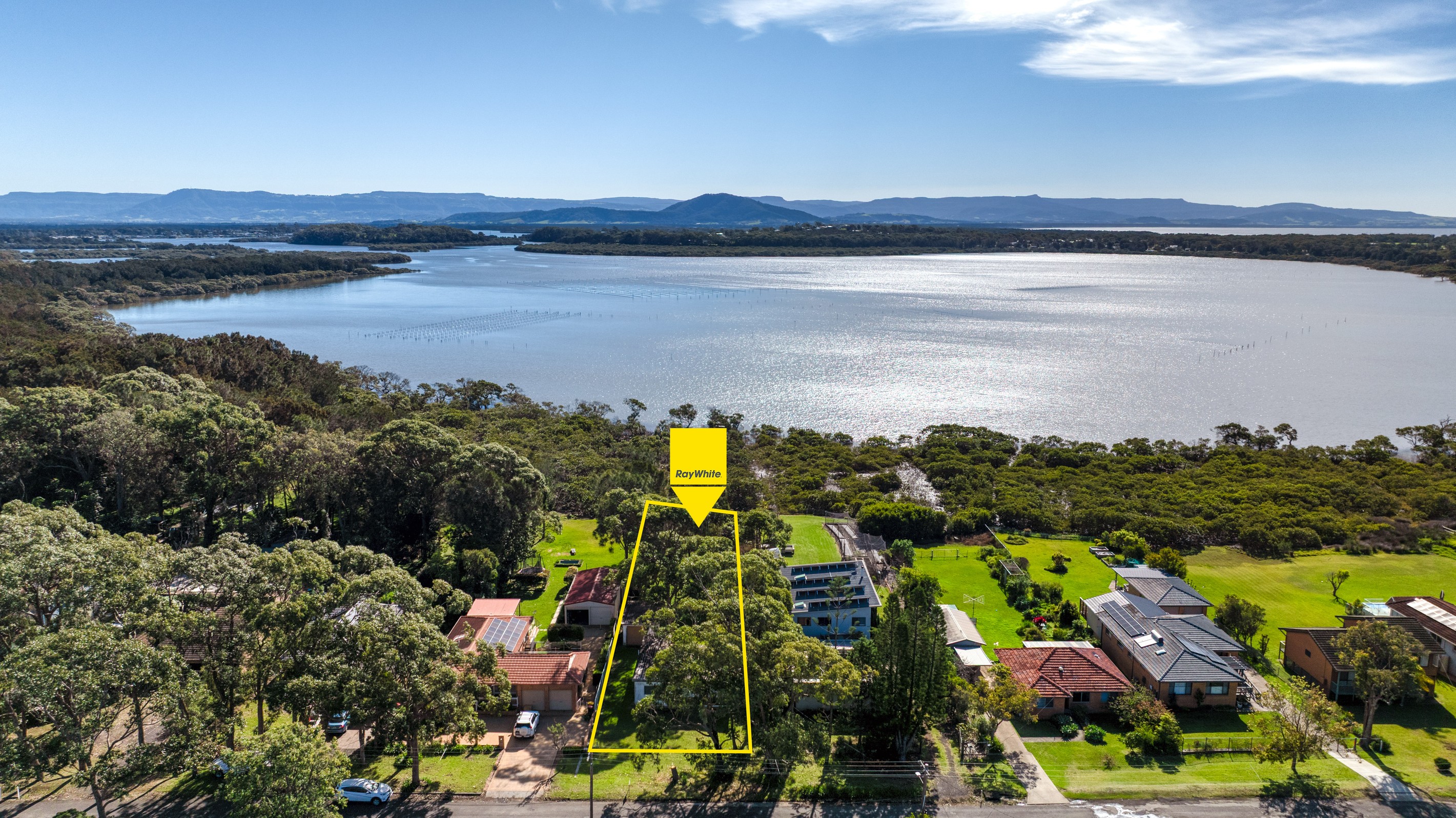11 Brighton Parade, Culburra Beach, NSW 2540