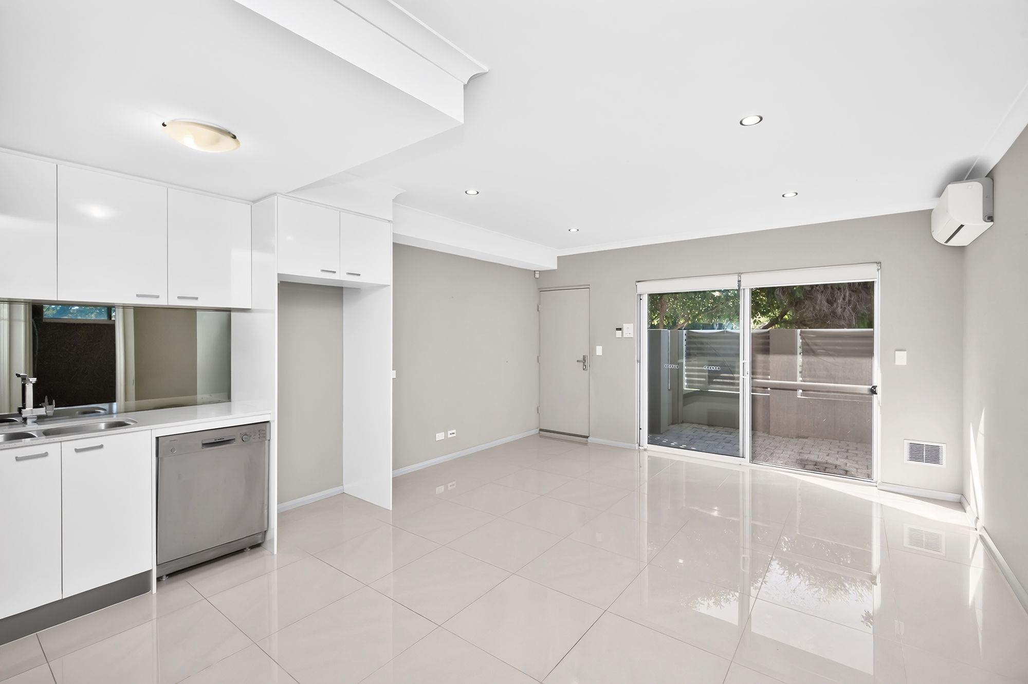 4/1 Stoner Place, Innaloo, WA 6018