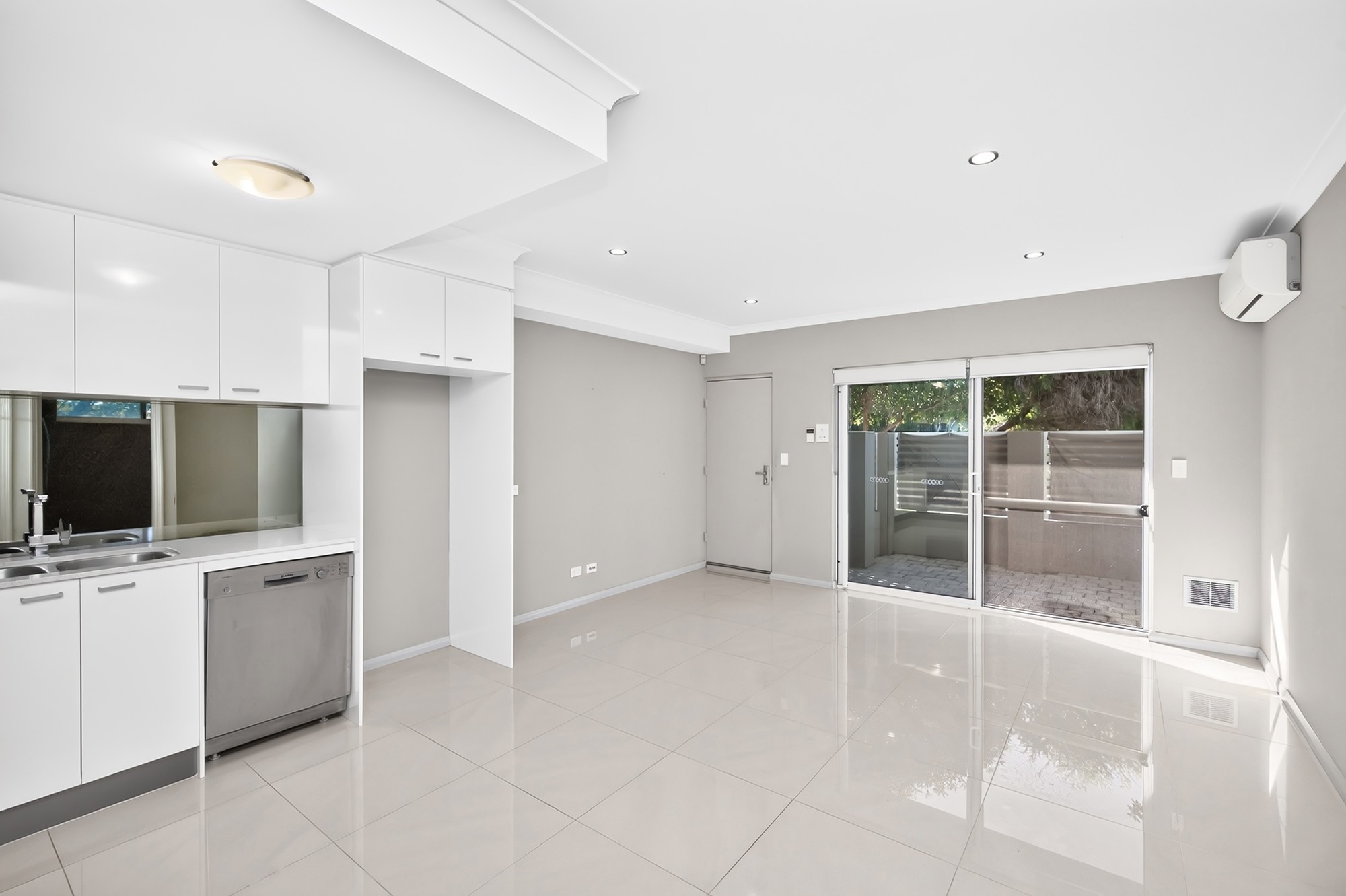 4/1 Stoner Place, Innaloo, WA 6018