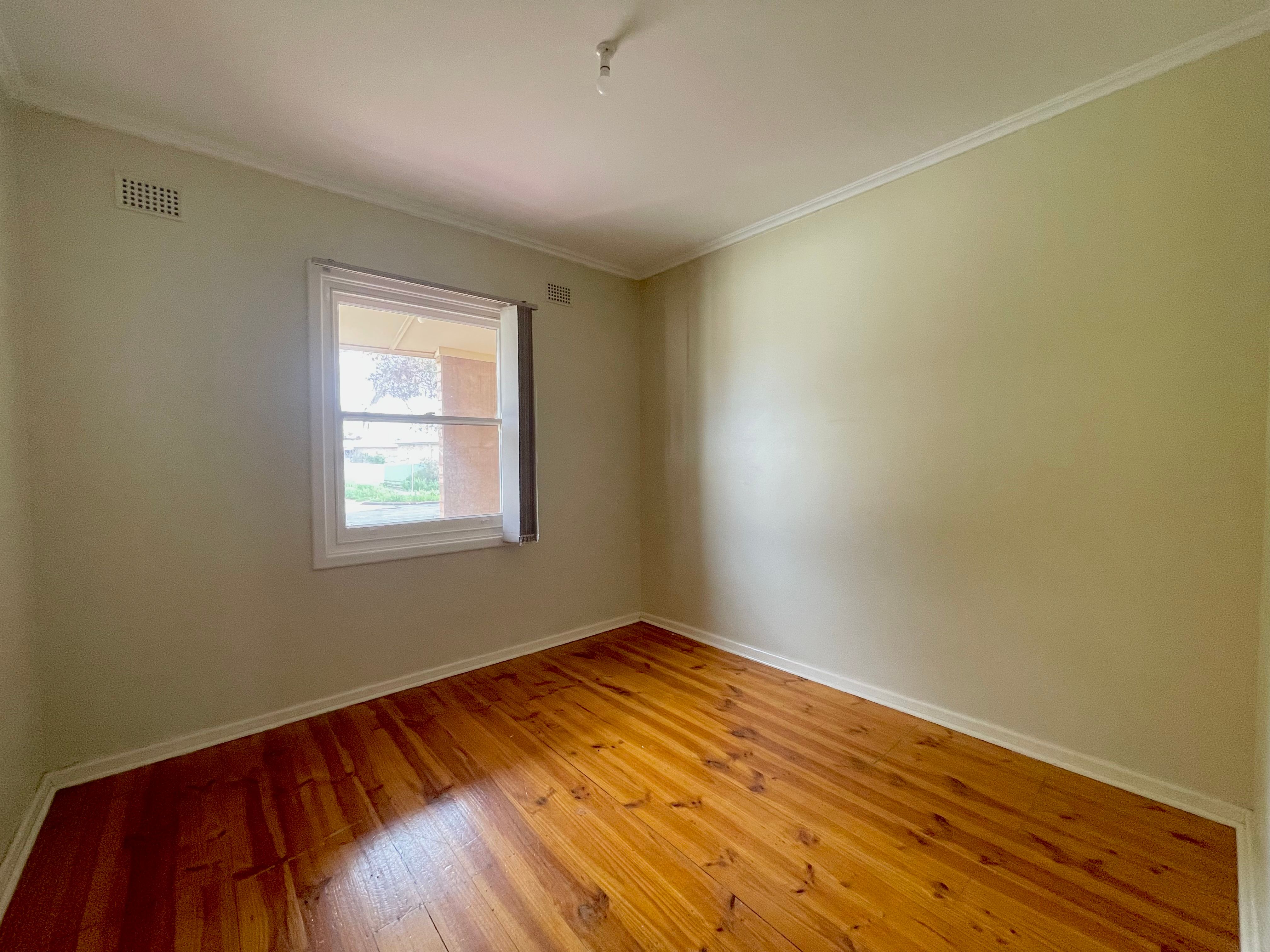 10 Oldridge Street — photo 6 of 11