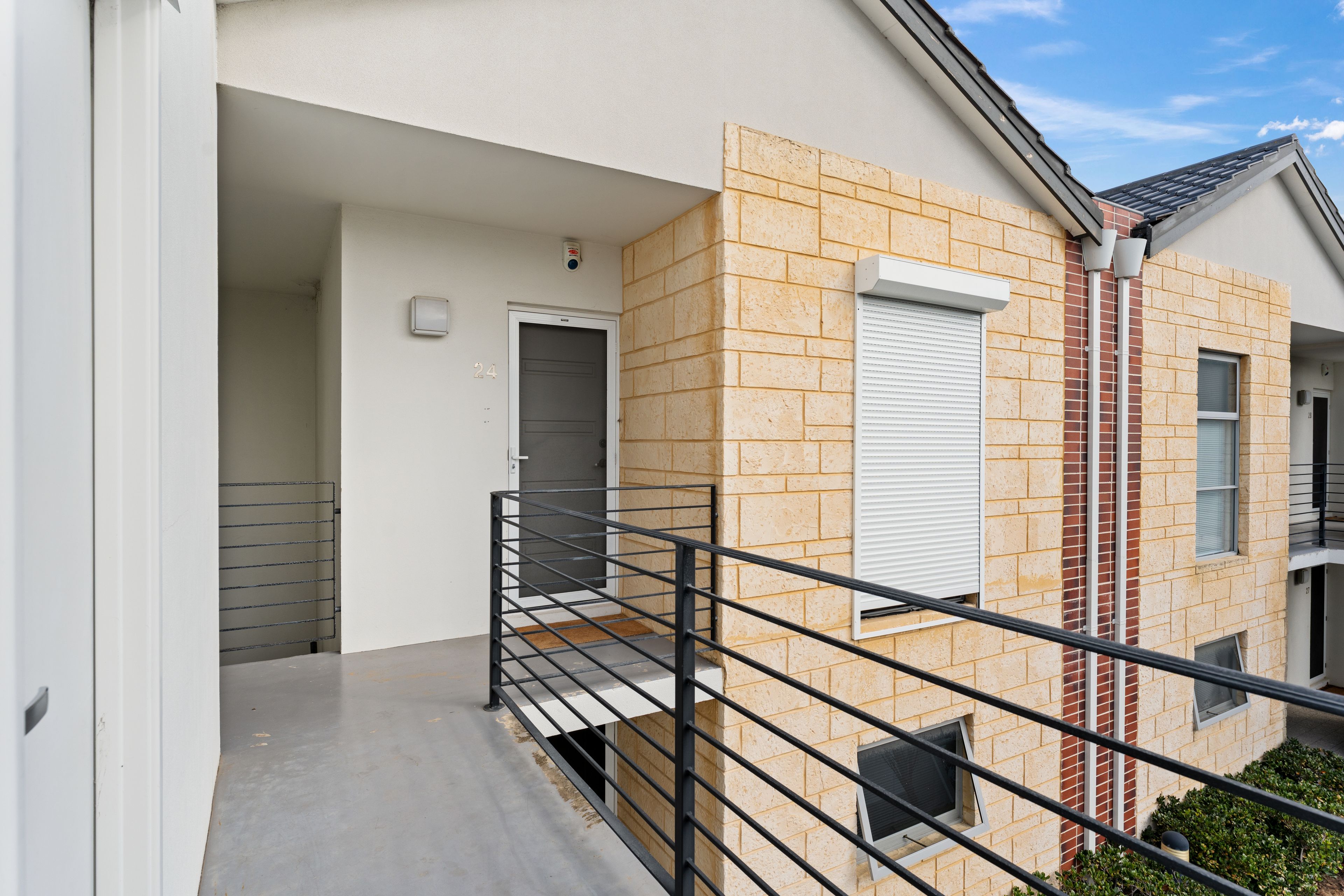 24/2 Louvre Way — photo 4 of 28