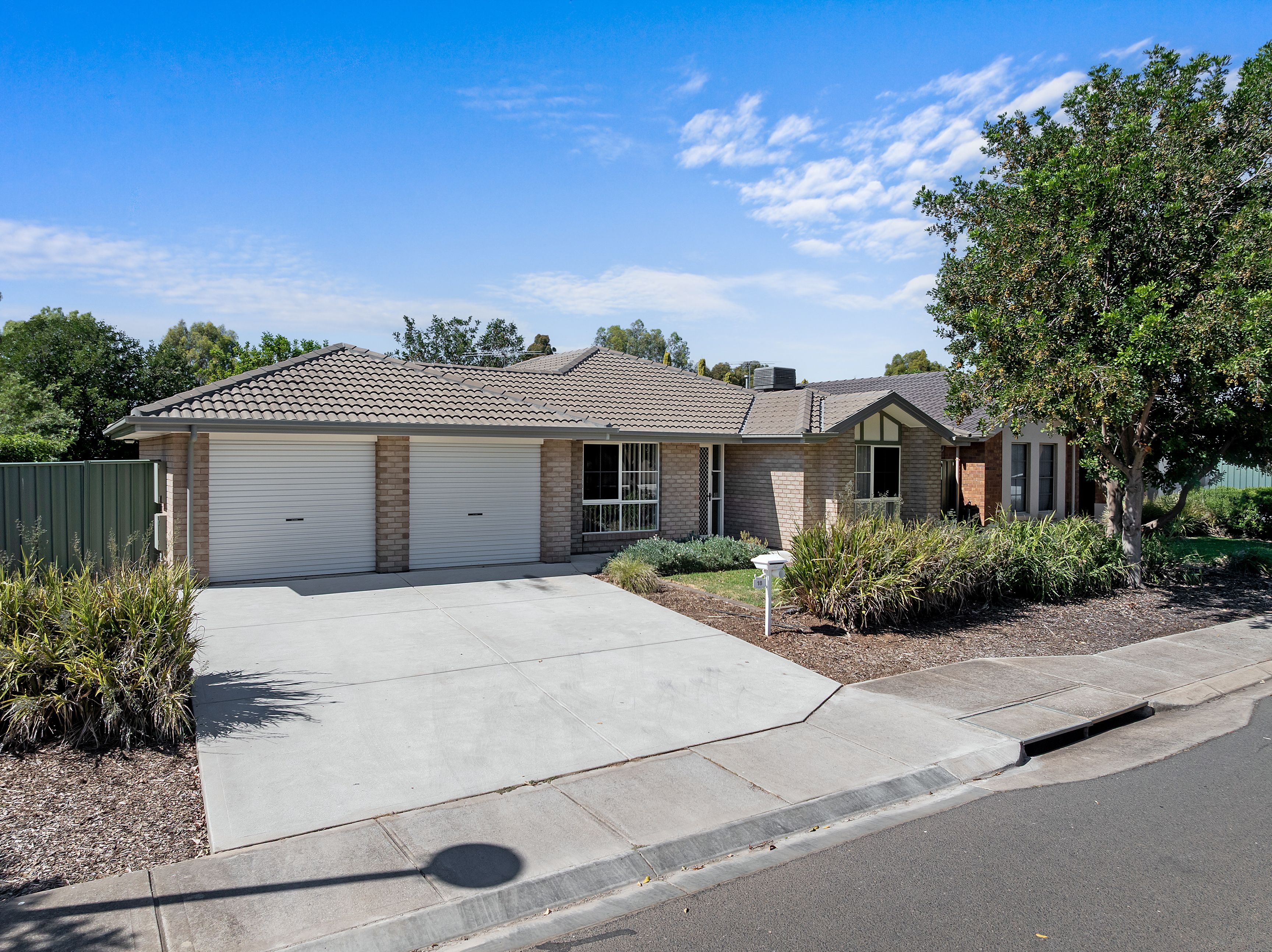 (D.H.A) Defence Housing Australia, Evanston Gardens, SA 5116