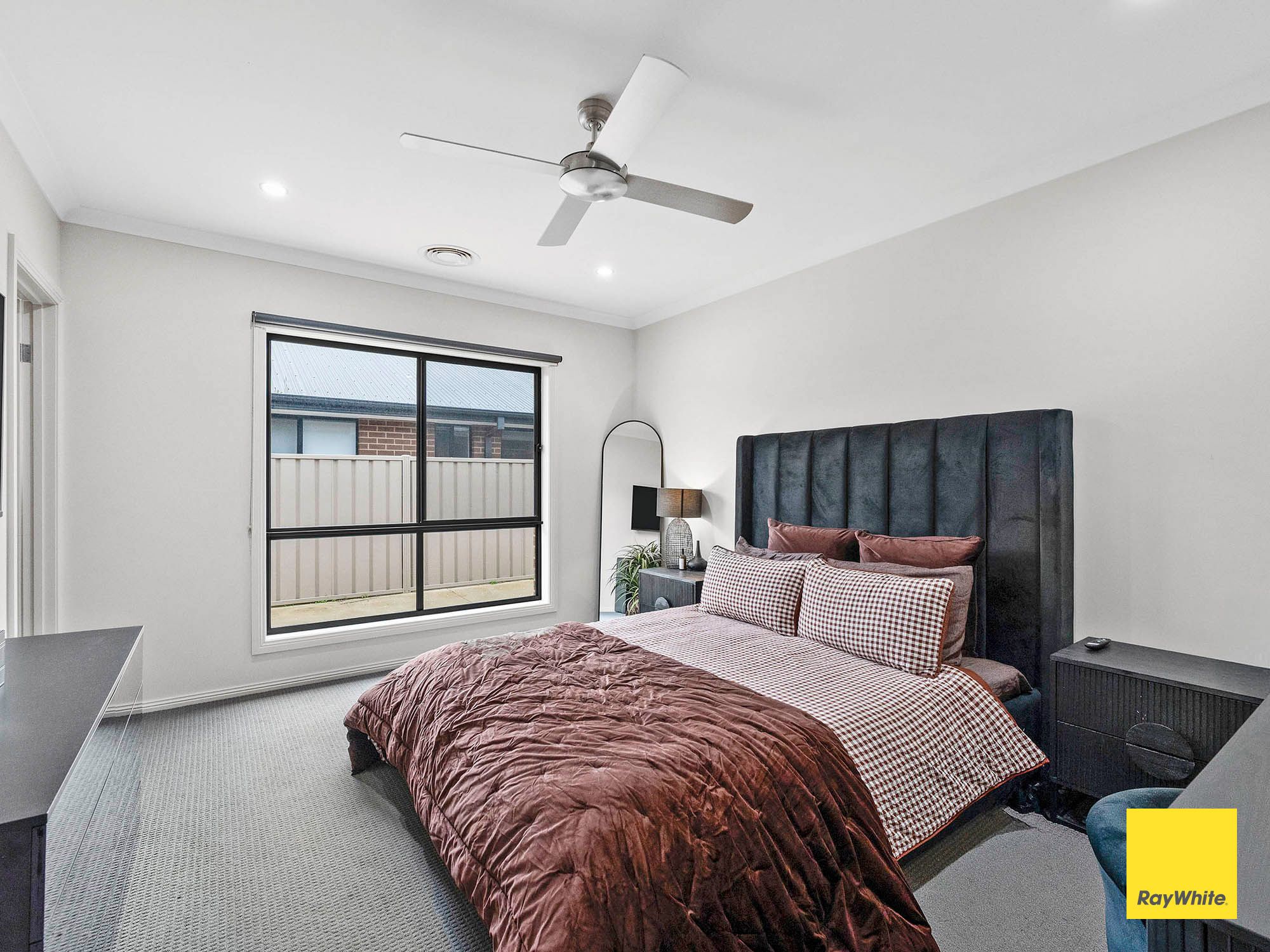 6 Randall Way — photo 6 of 17