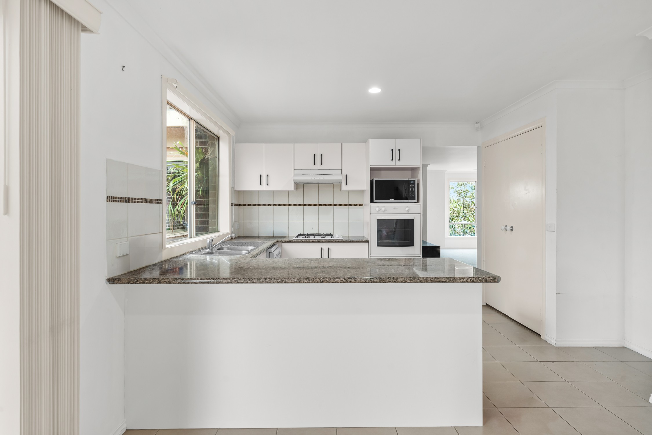 14 Sandalwood Drive, Pakenham, VIC 3810