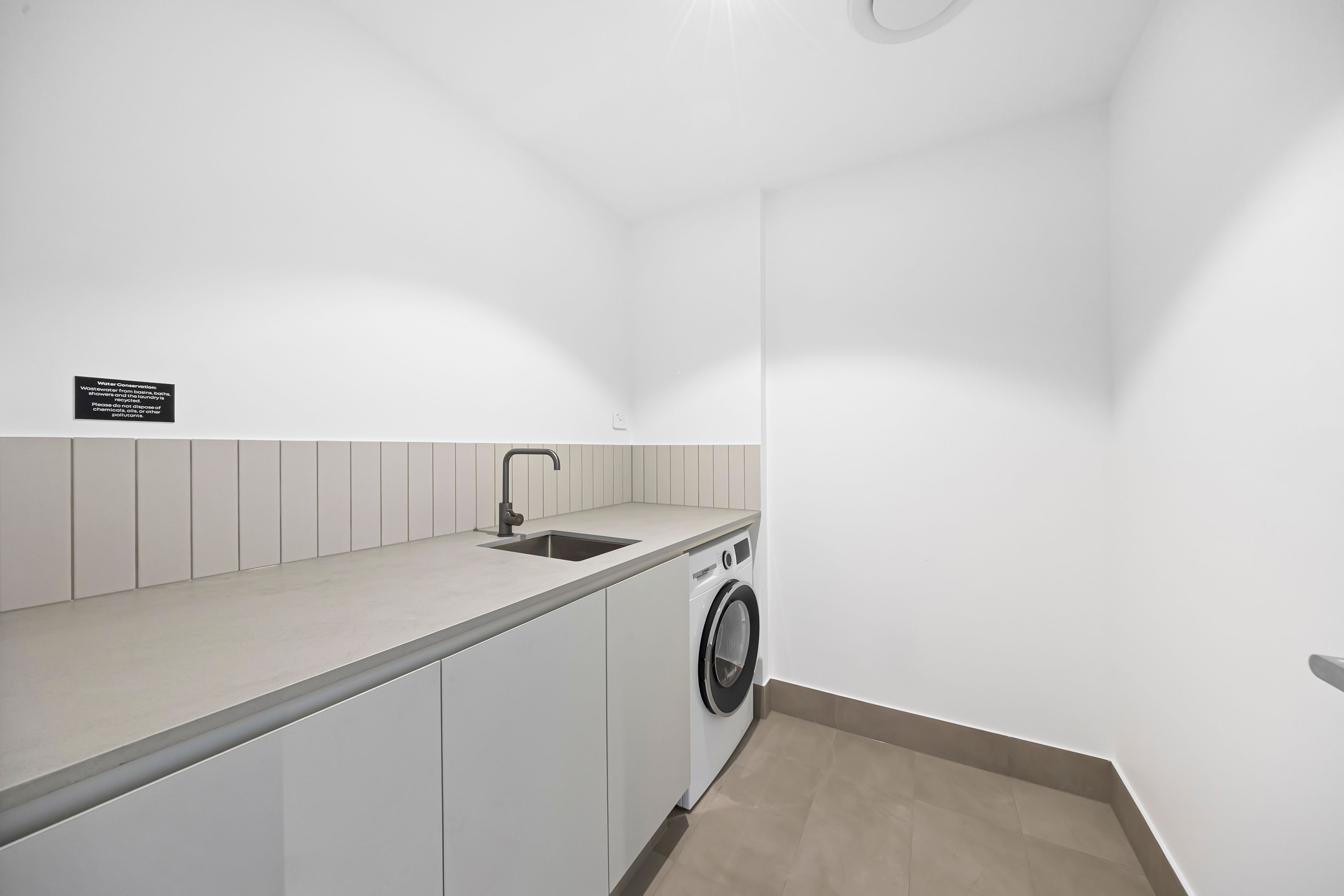 5709/8 Margaret Street — photo 12 of 26