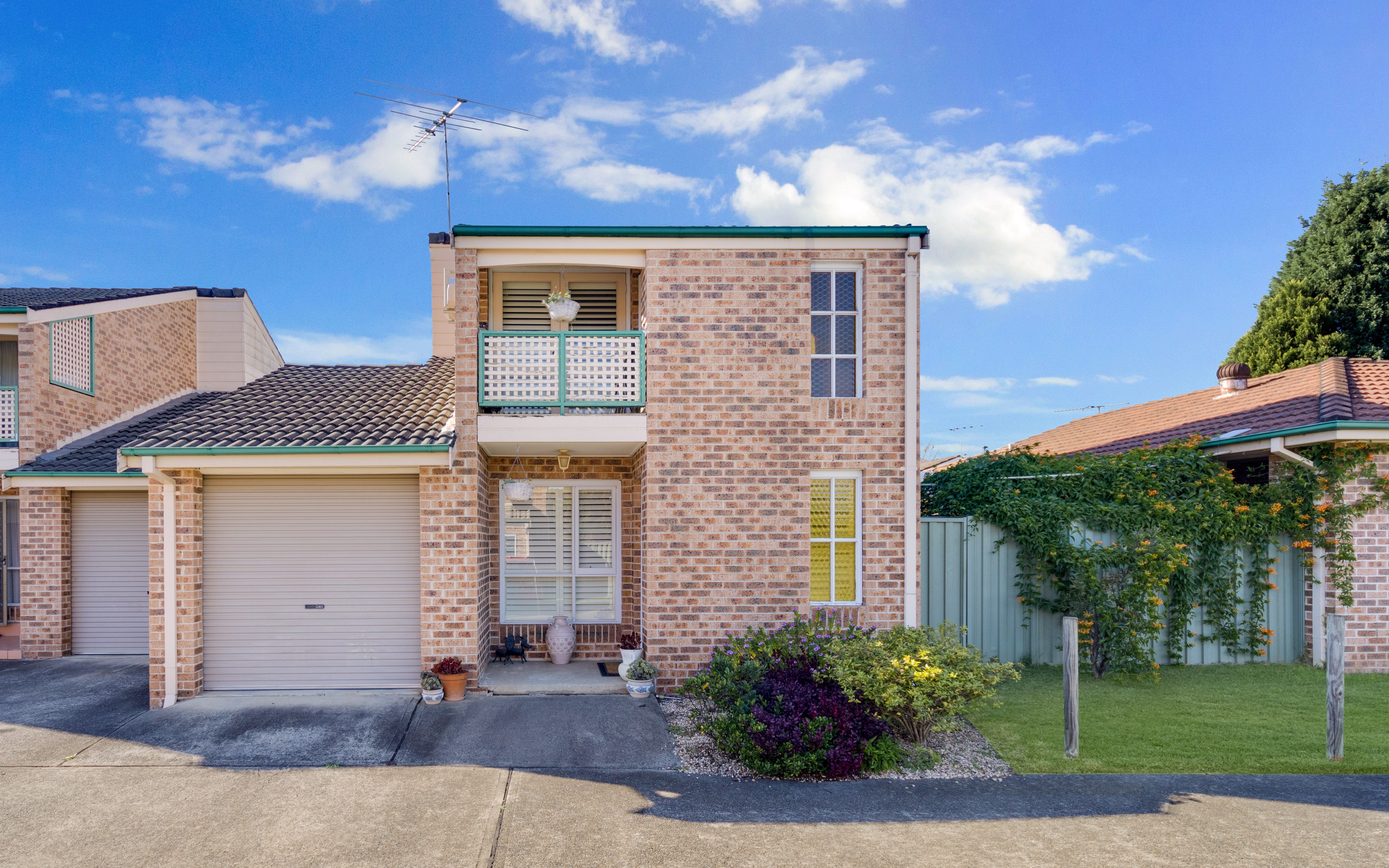 225 Harrow Road, Glenfield NSW 2167