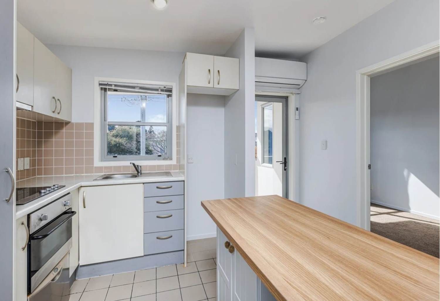 3/33 Kenderdine Road, Papatoetoe, Manukau City