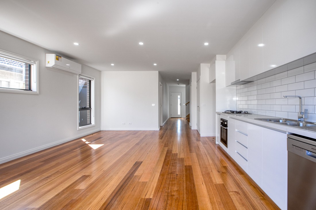 2/27 Baynton Avenue, Sunshine North, VIC 3020