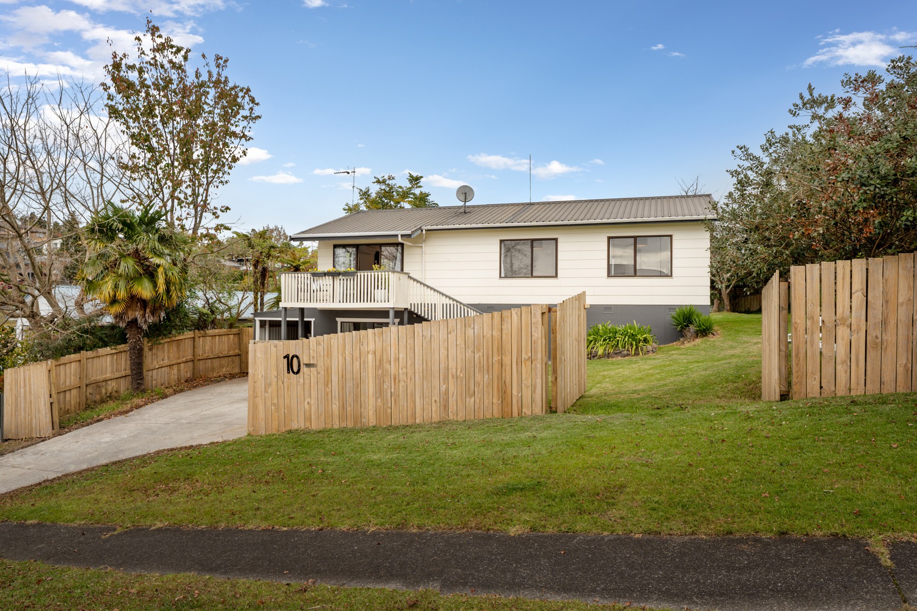 10 James Cook Drive, Welcome Bay, Tauranga City
