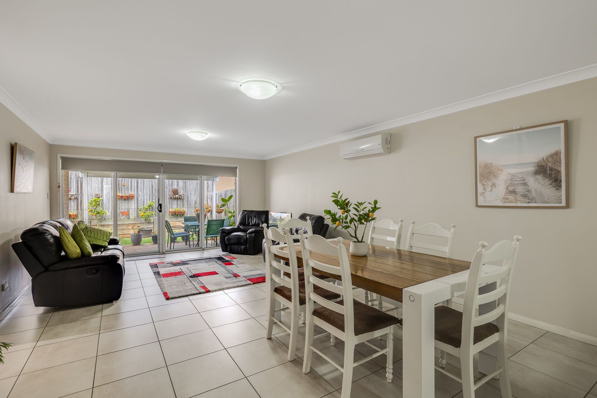 1/10 Adelaide Street — photo 4 of 15