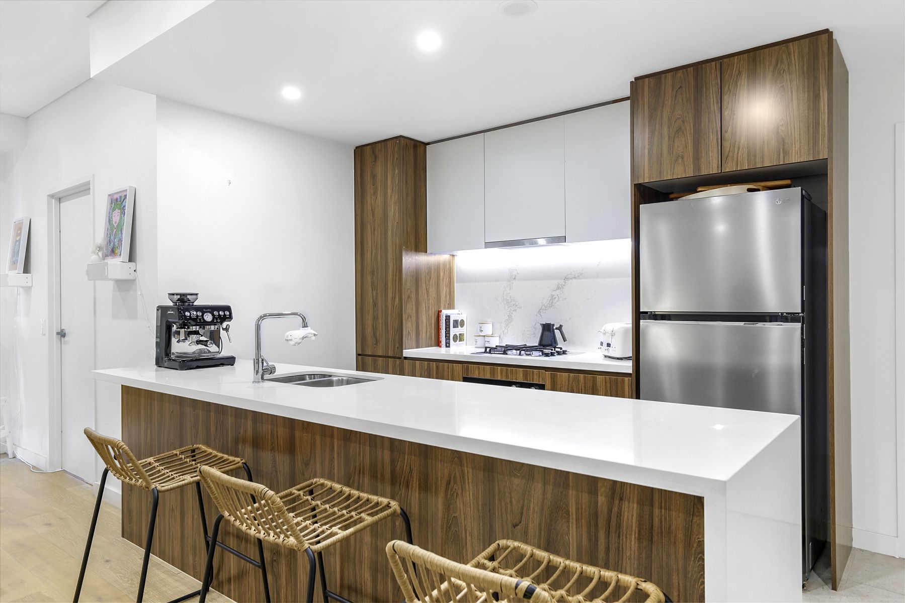 201/98 Lakeside Parade, JORDAN SPRINGS, NSW 2747