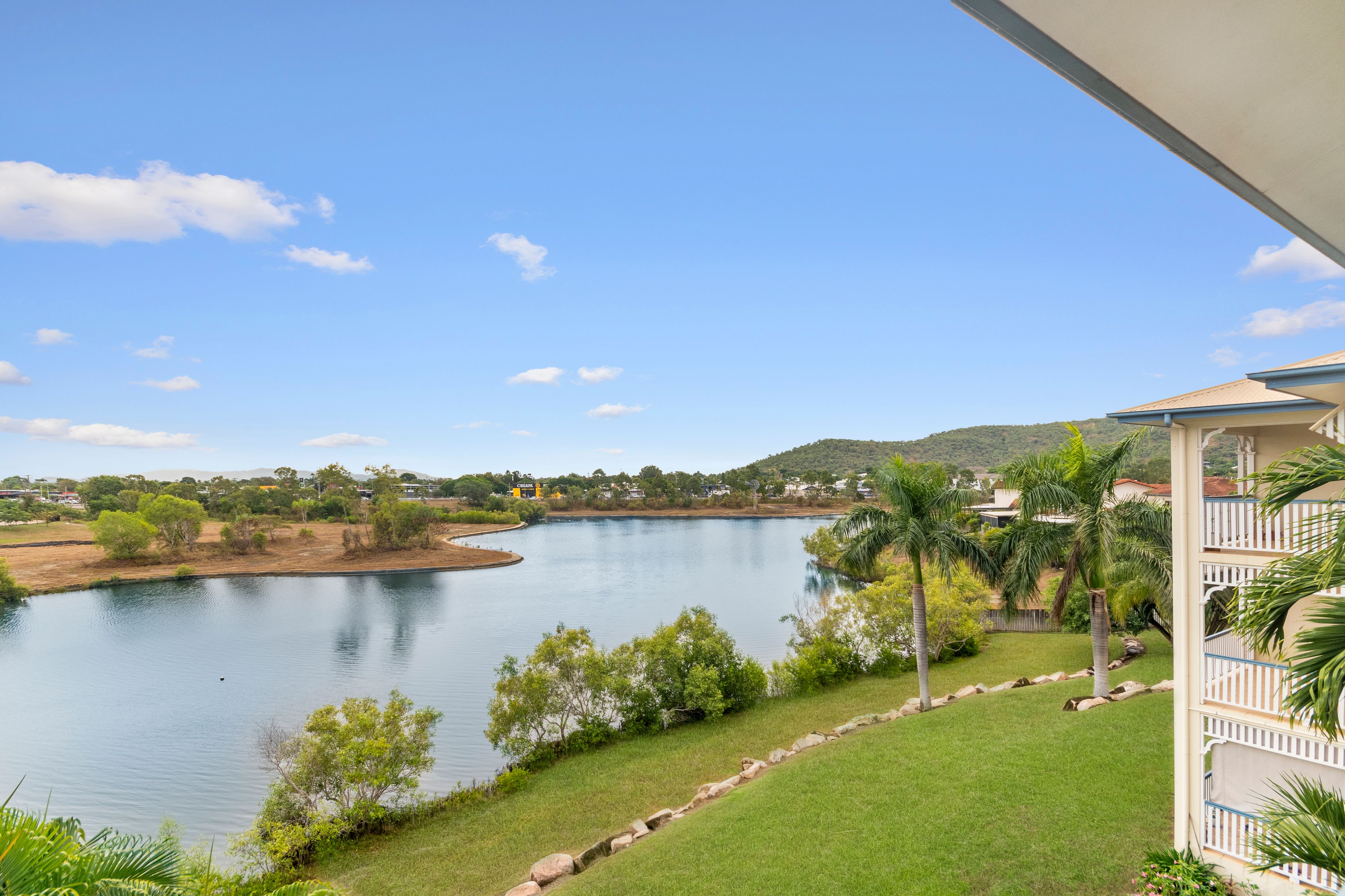 24-28 Martinez Avenue, West End QLD 4810