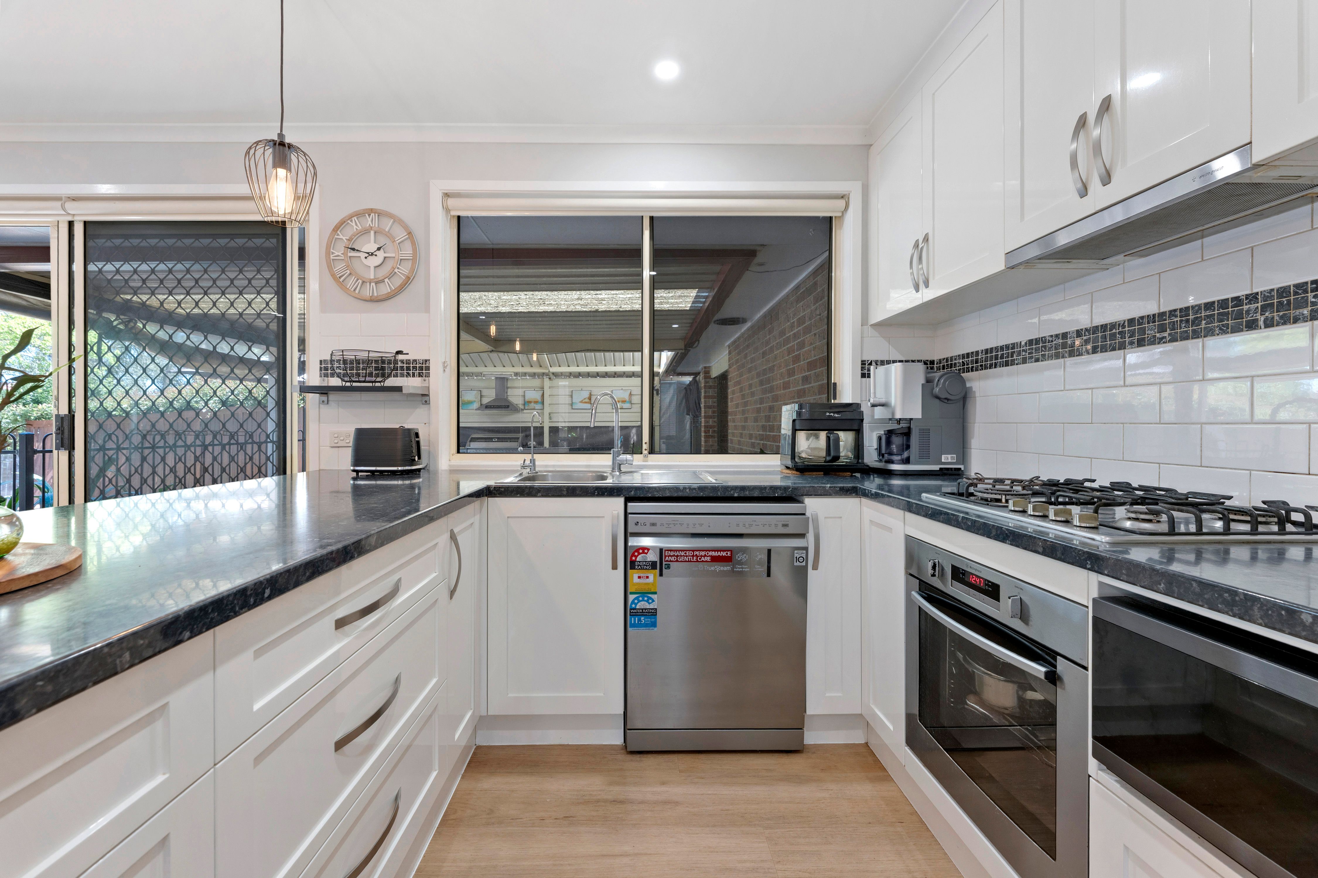 23 Whitehaven Avenue — photo 9 of 24