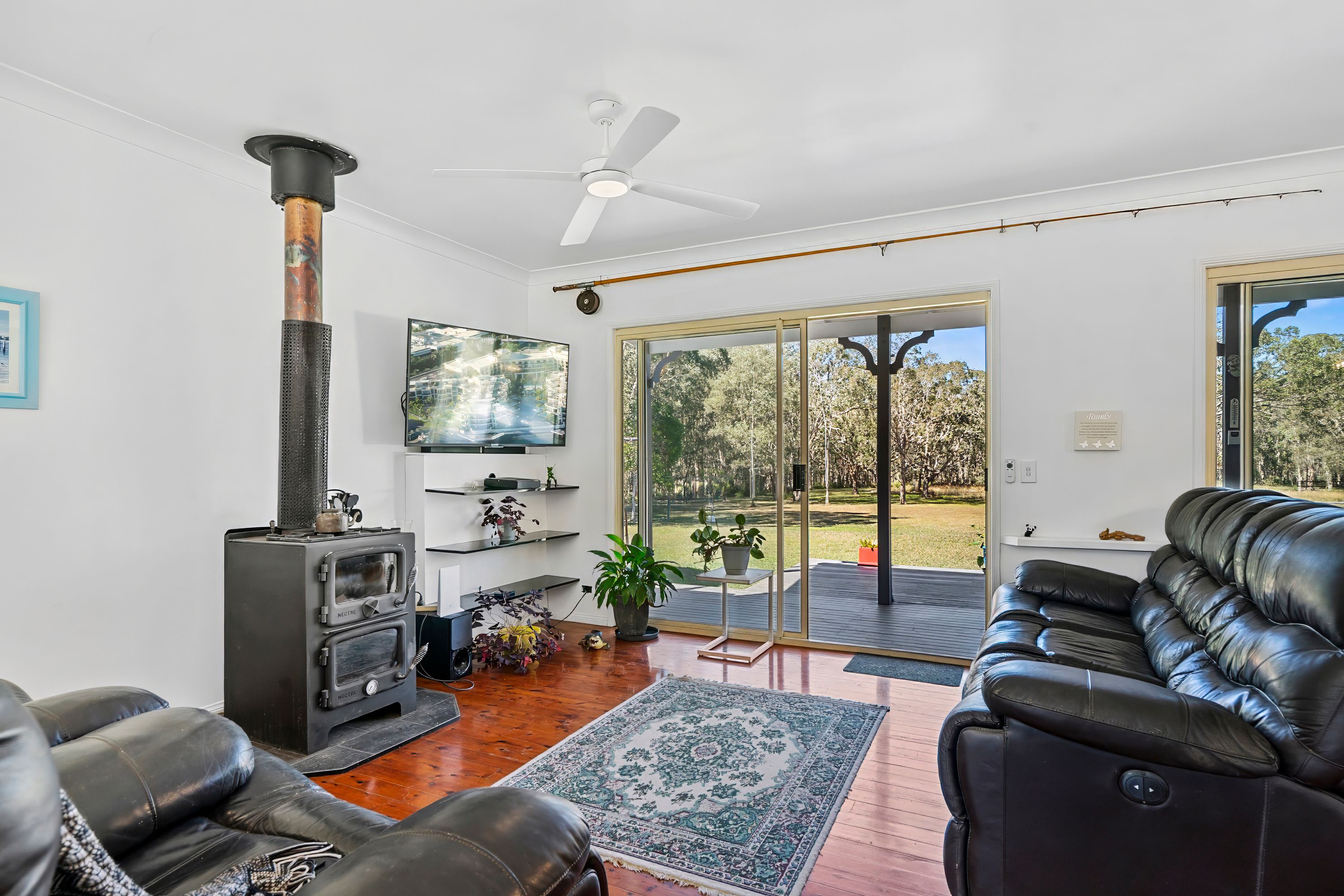 121 Illoura Place — photo 7 of 30