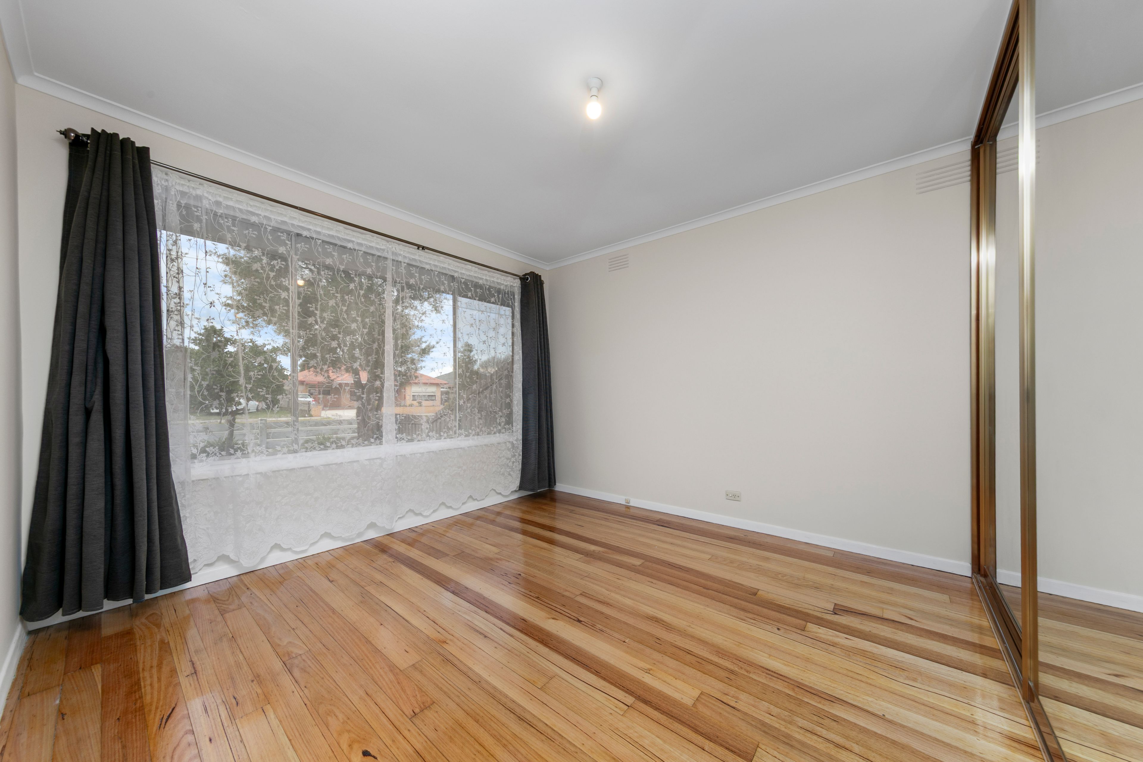 22 Darebin Drive — photo 5 of 11