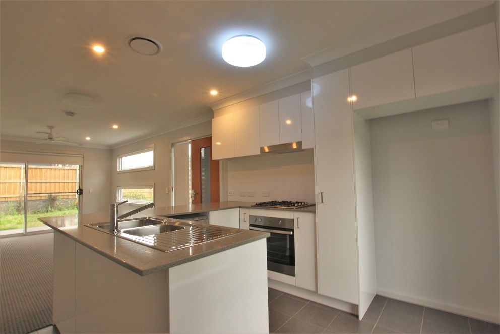 26 Mellish Parade, Glenfield, NSW 2167