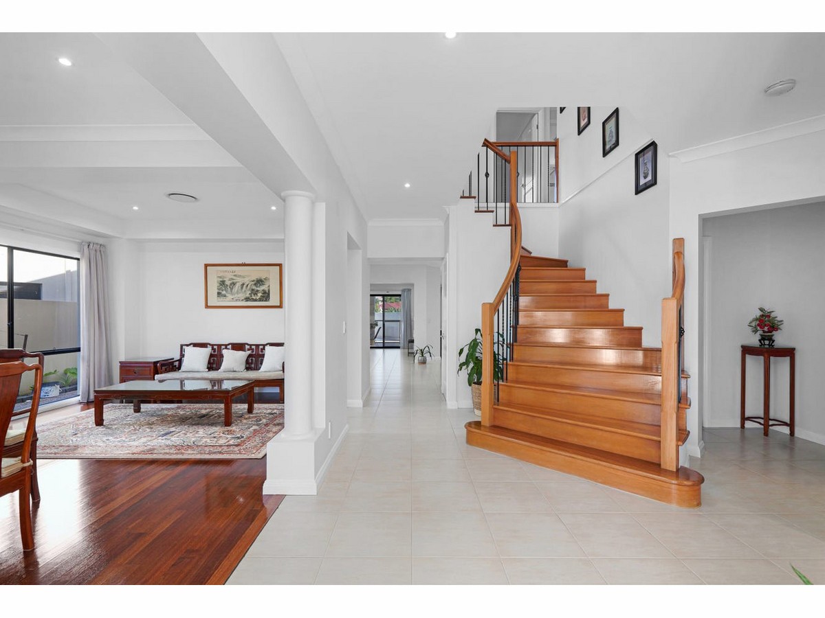 22/145 Palm Meadows Drive, Carrara, QLD 4211