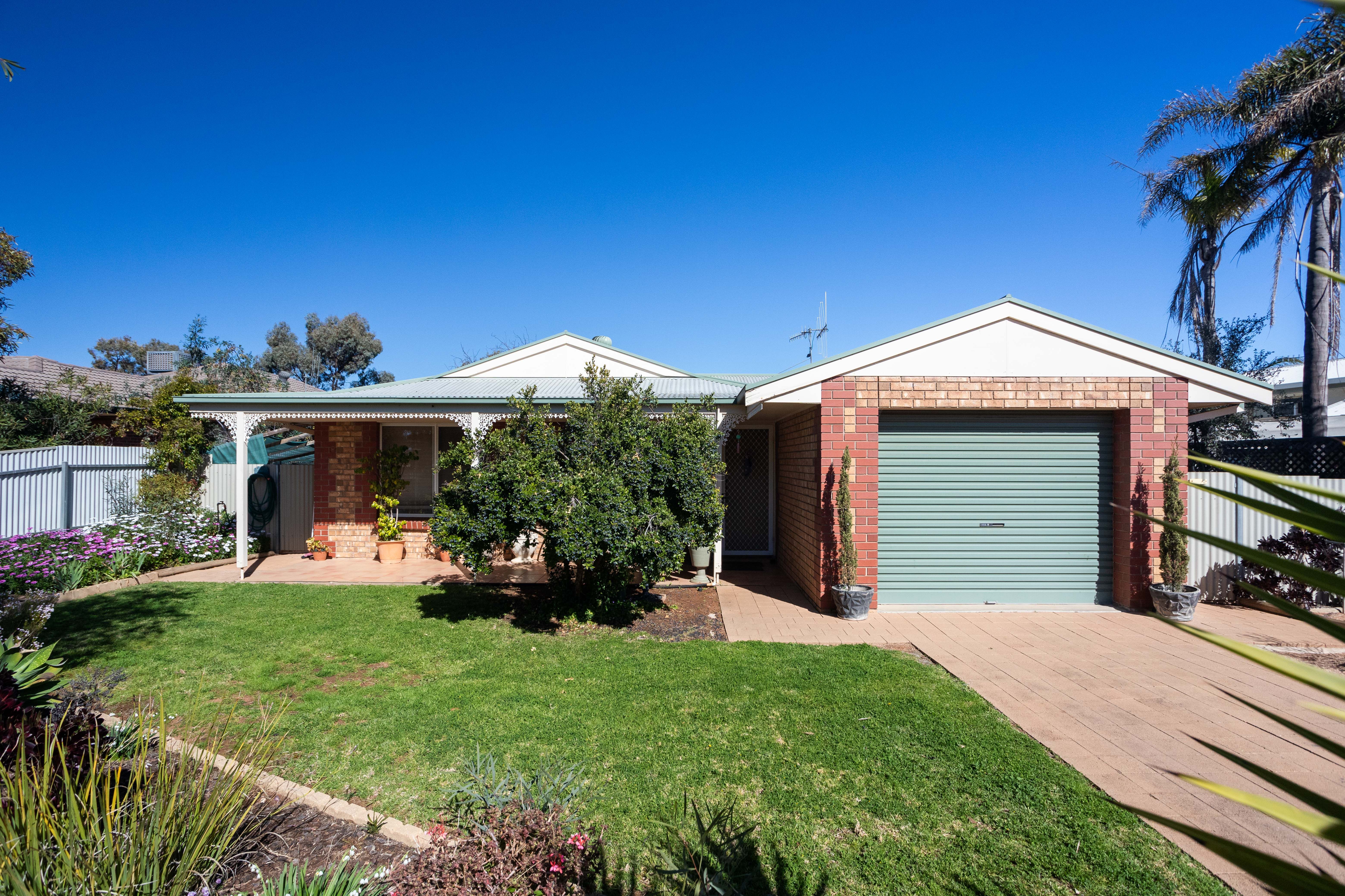 4 Links Crescent, Barmera, SA 5345 Sold House Ray White Riverland
