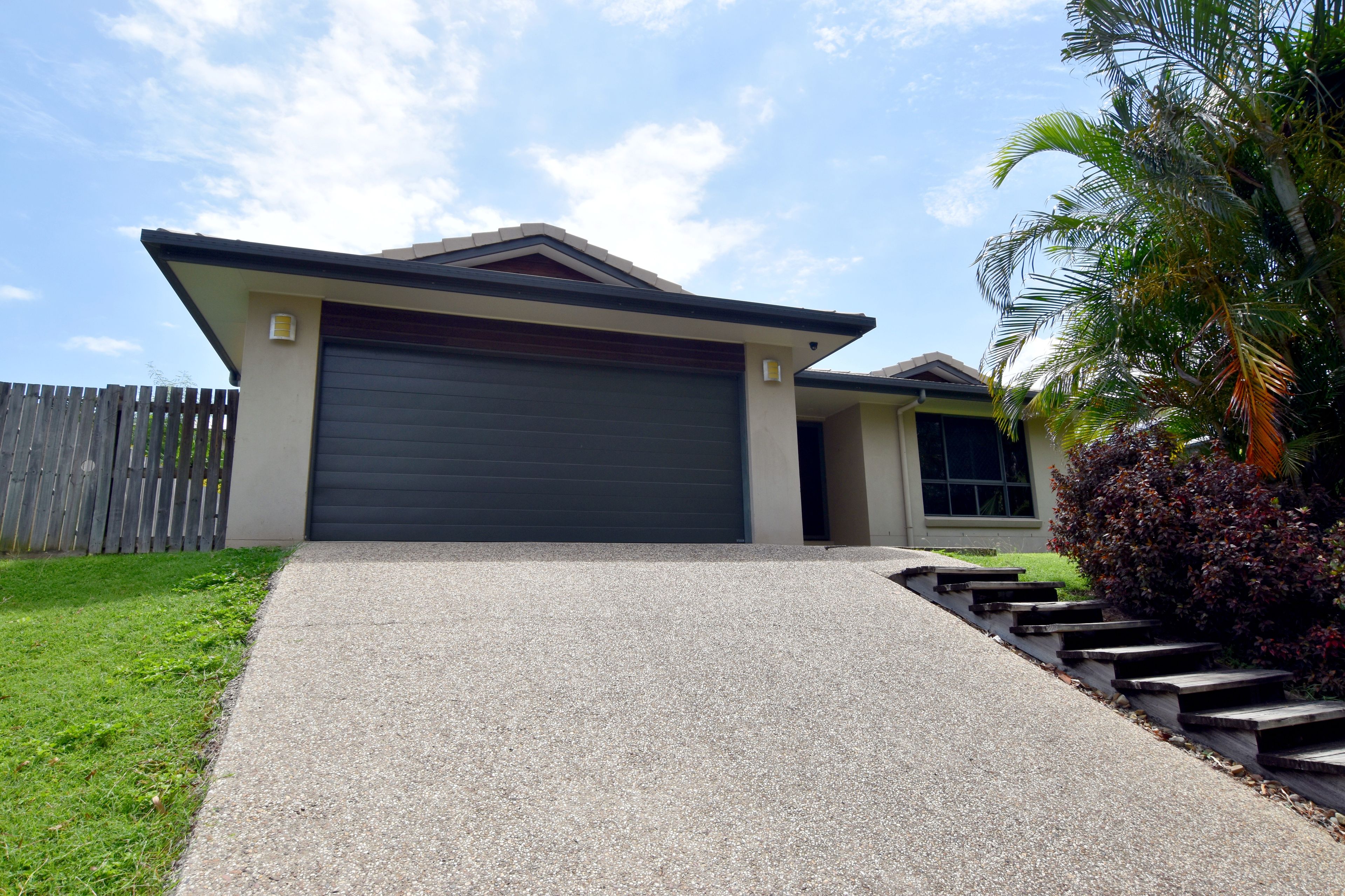9 Larcom Rise, West Gladstone, QLD 4680