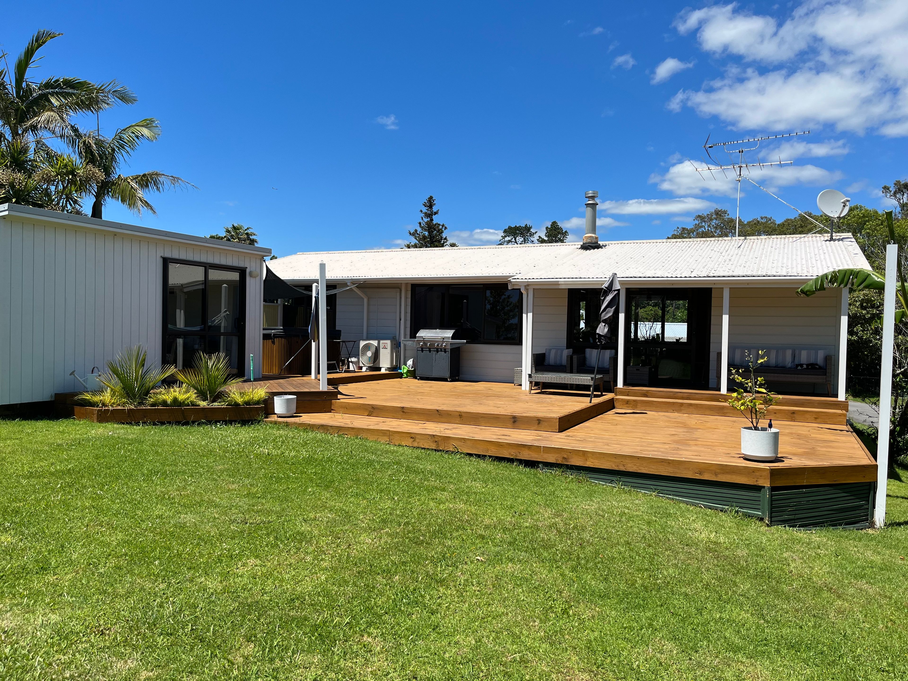 Beachlands, 3 Bedrooms character Lockwood 1