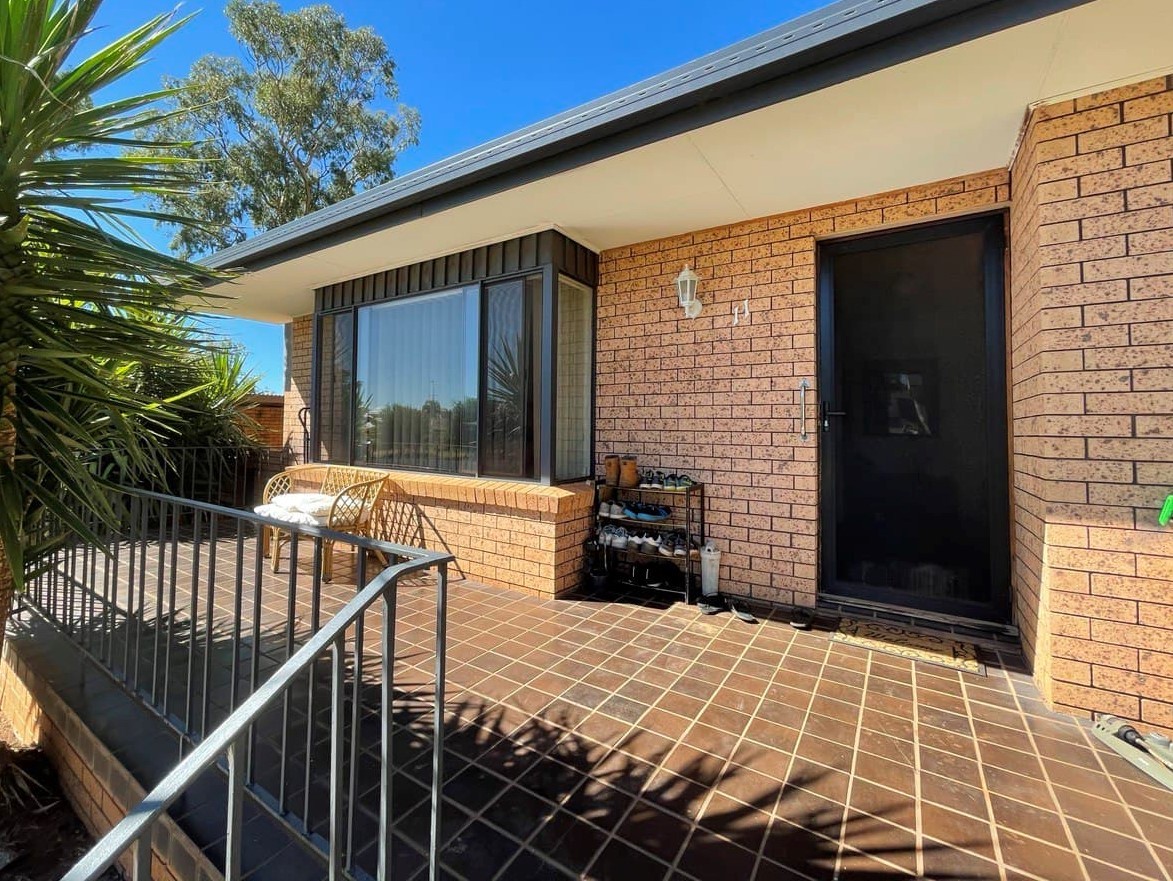 11 Hodges Street, Parkes, NSW 2870