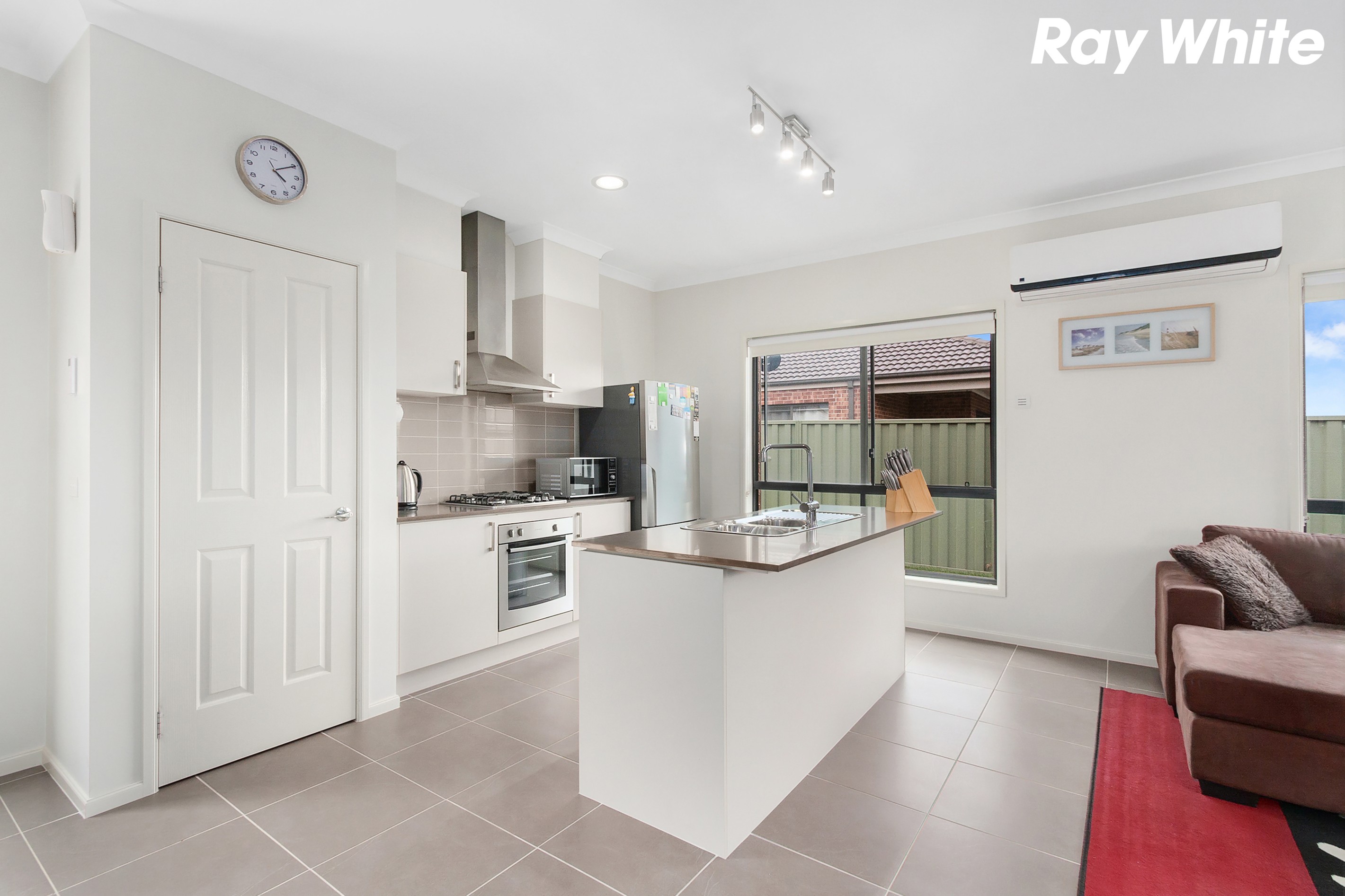 11 Silky Oak Street, Pakenham, VIC 3810