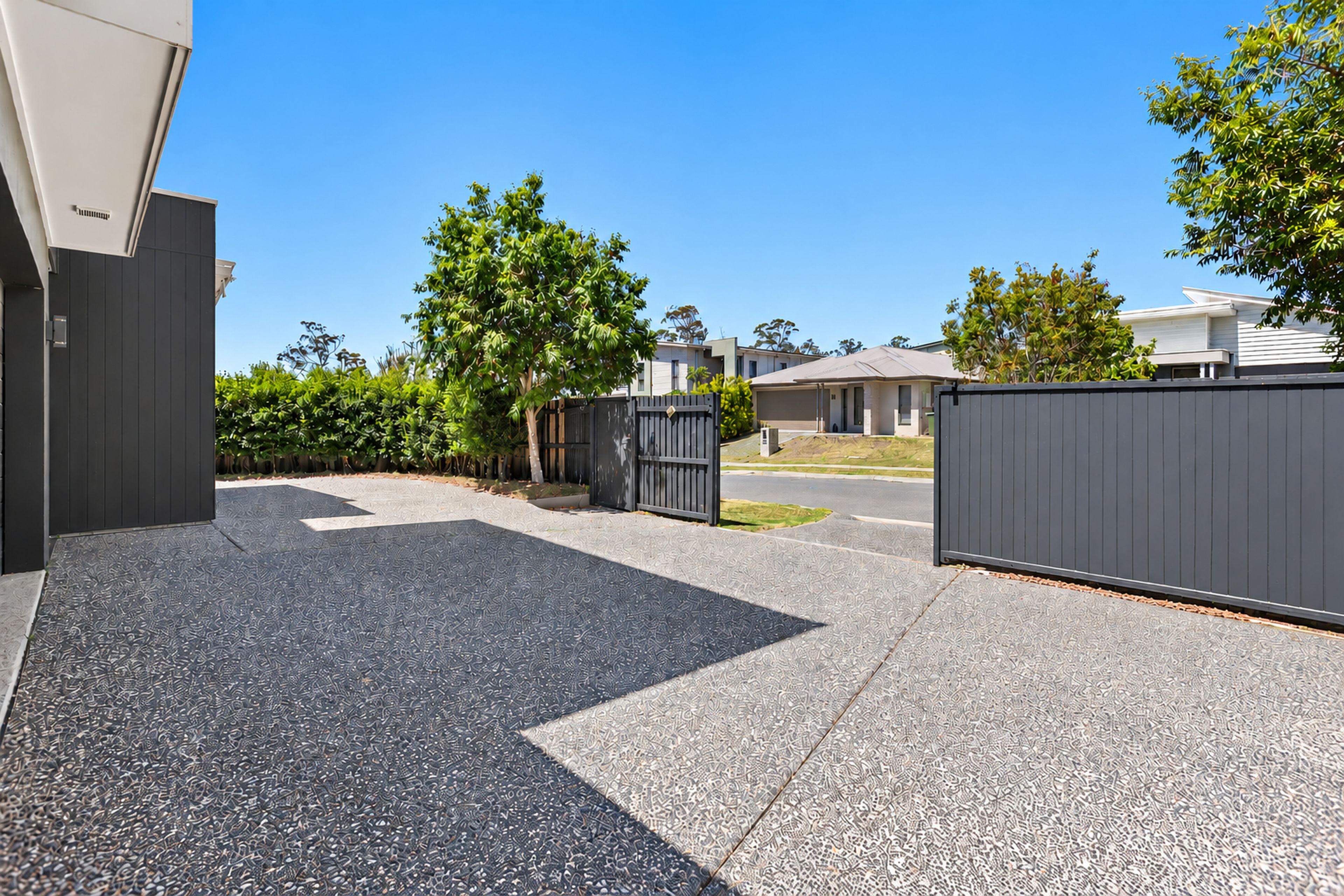 2/5 Olearia Street — photo 2 of 20