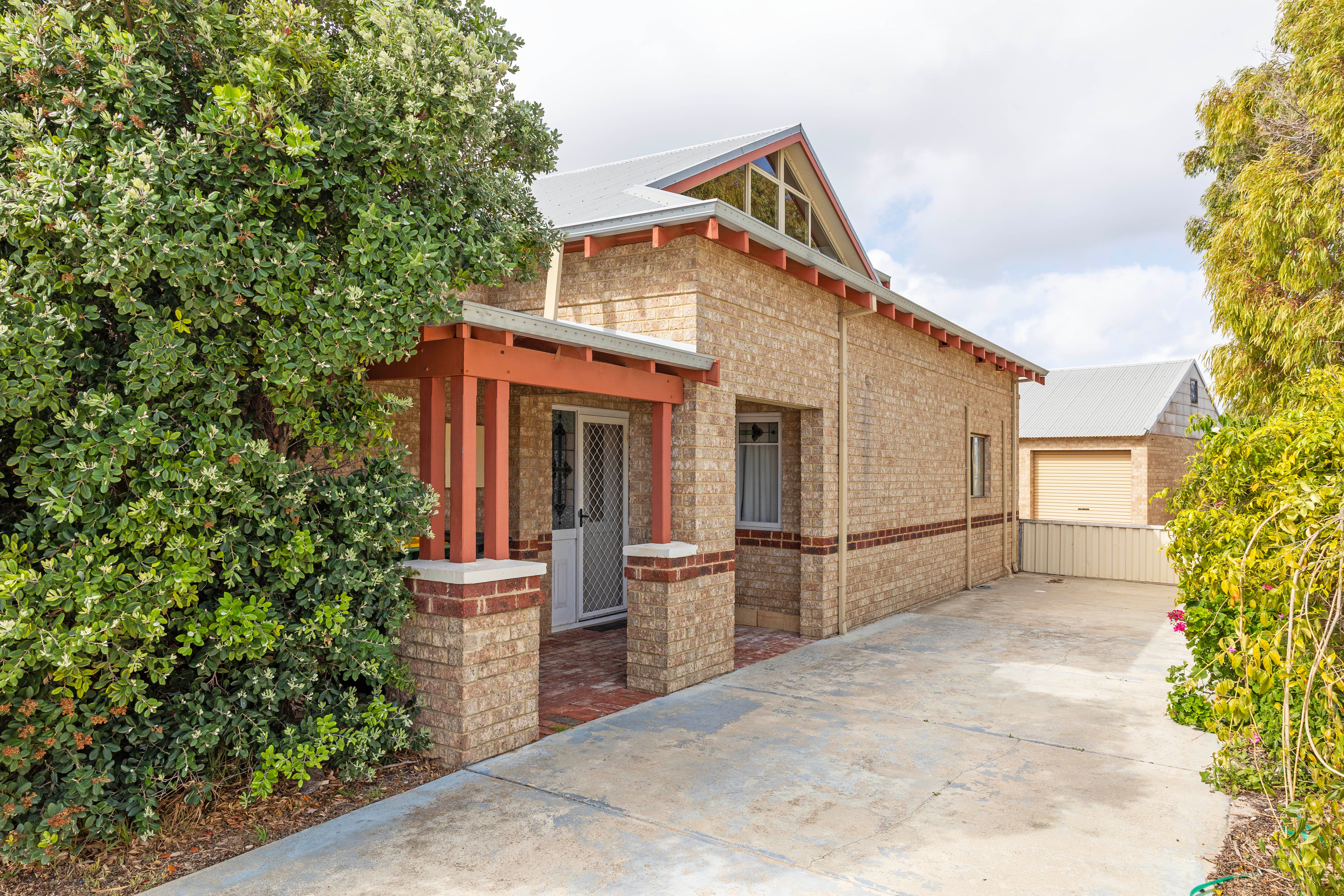 4 Whitburn Place — photo 6 of 28