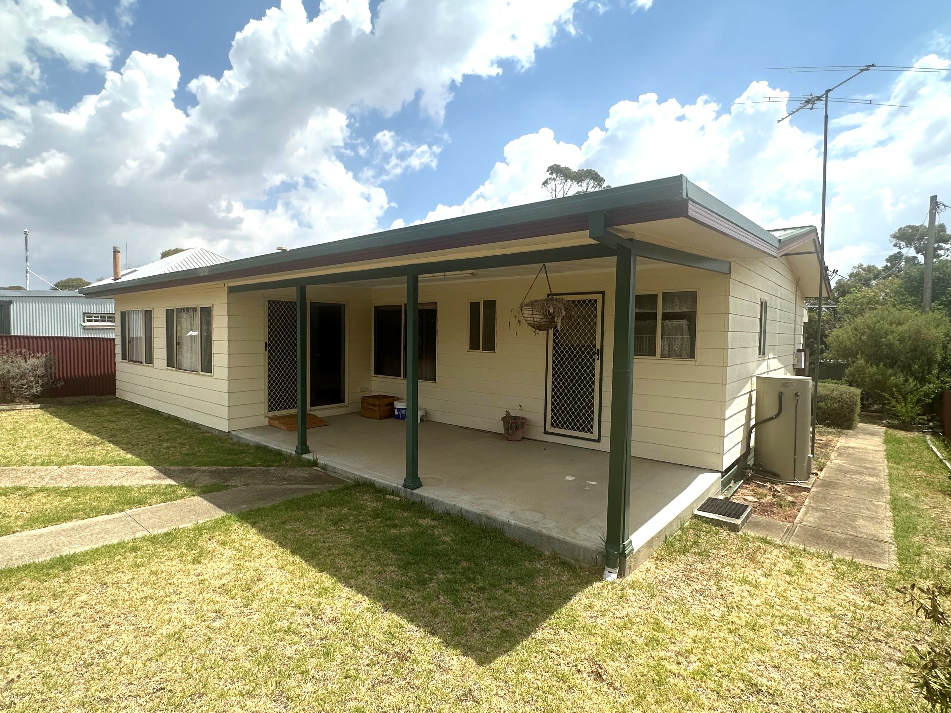 68 East Street, Harden, NSW 2587