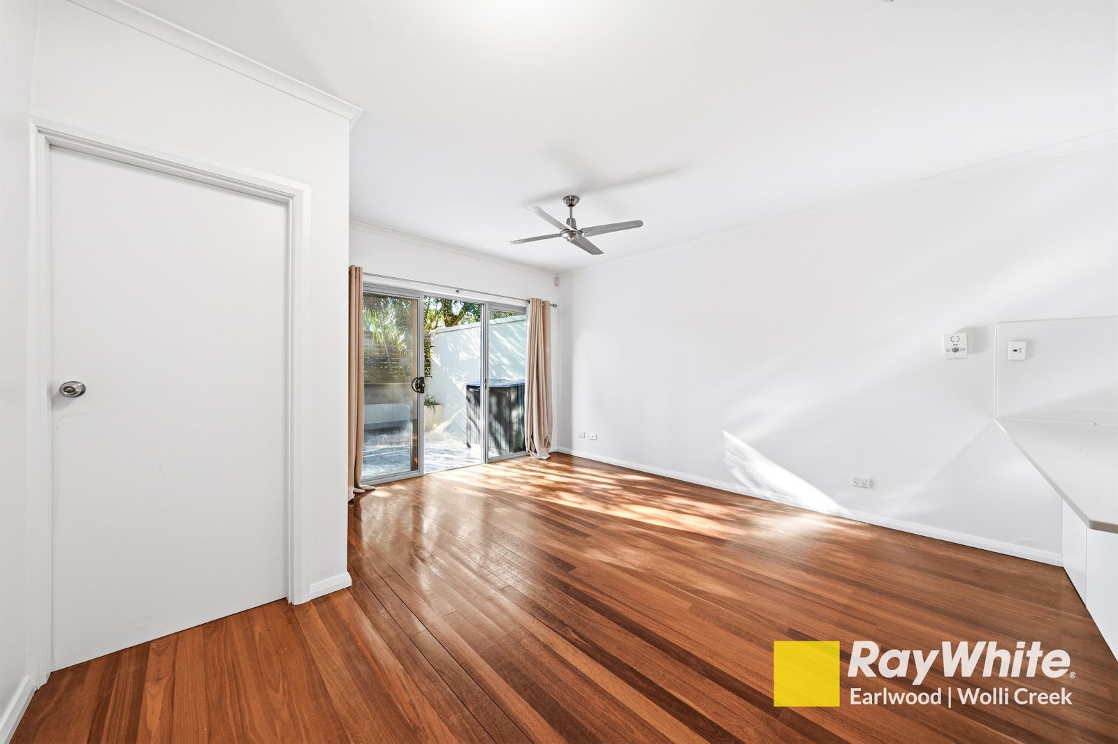 2/110-112 Slade Road — photo 6 of 14