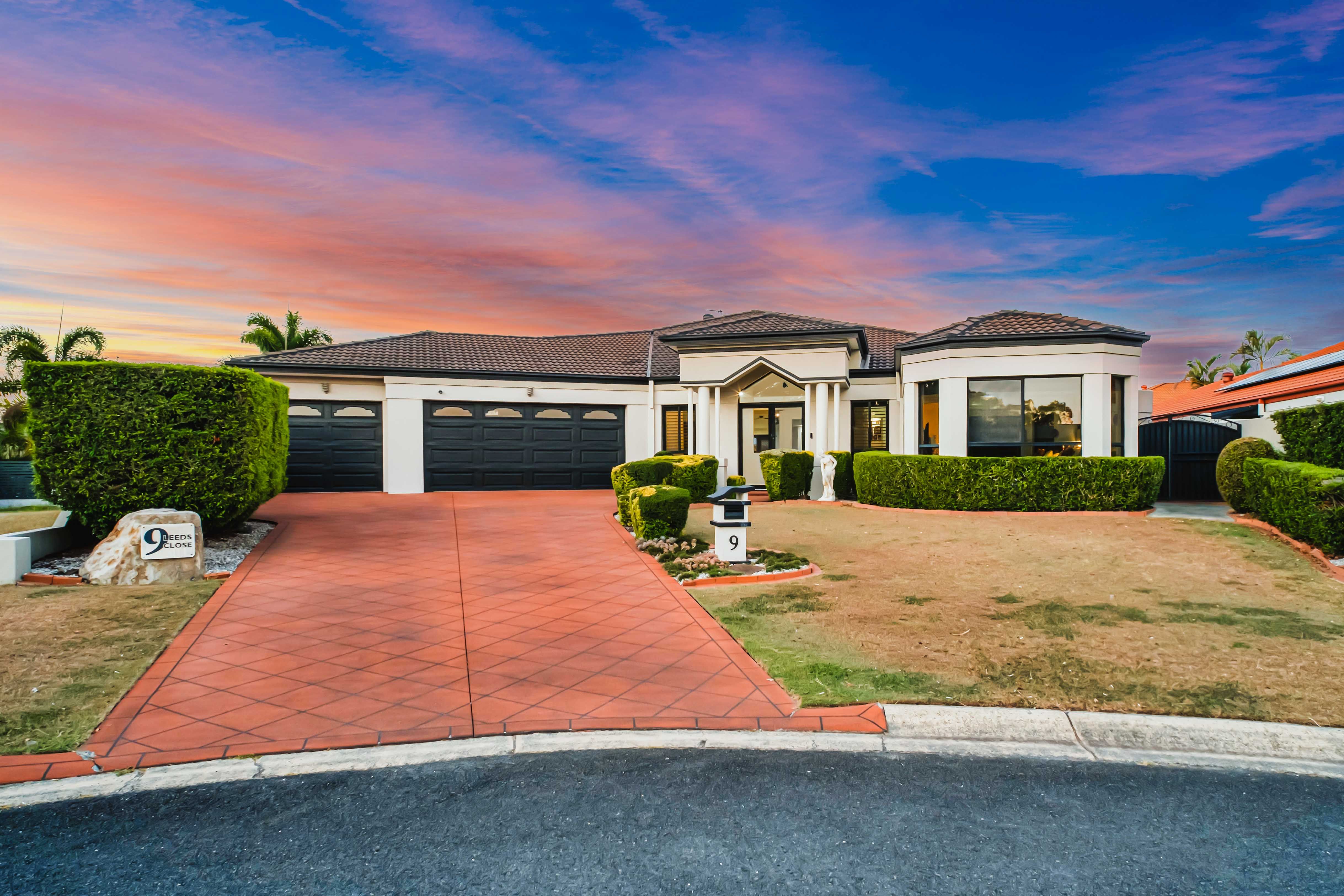 9 Leeds Close, Arundel QLD 4214