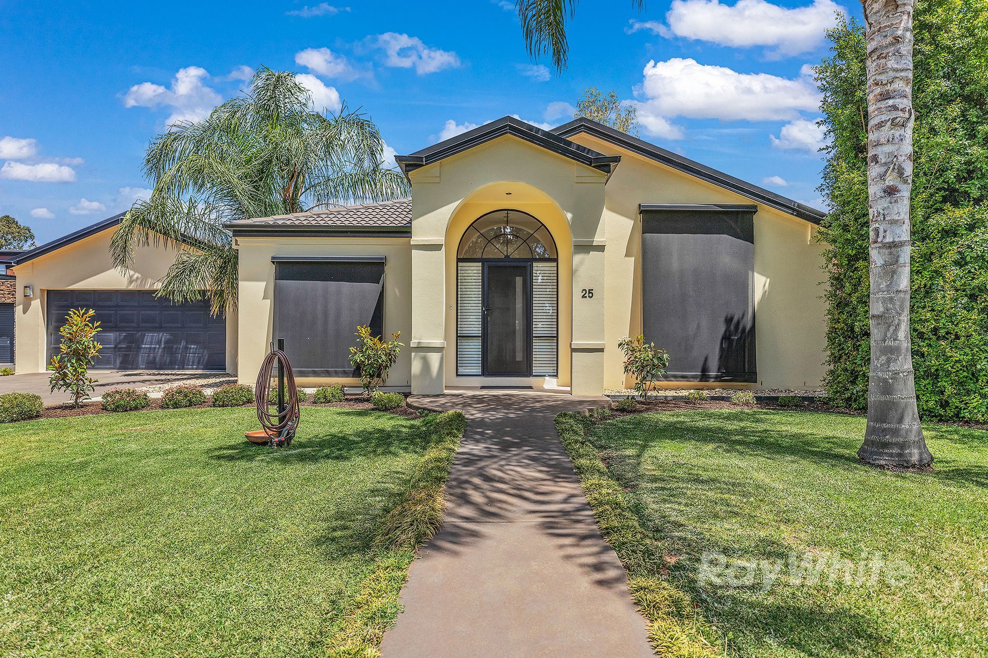 25 Kingfisher Drive West, Moama NSW 2731