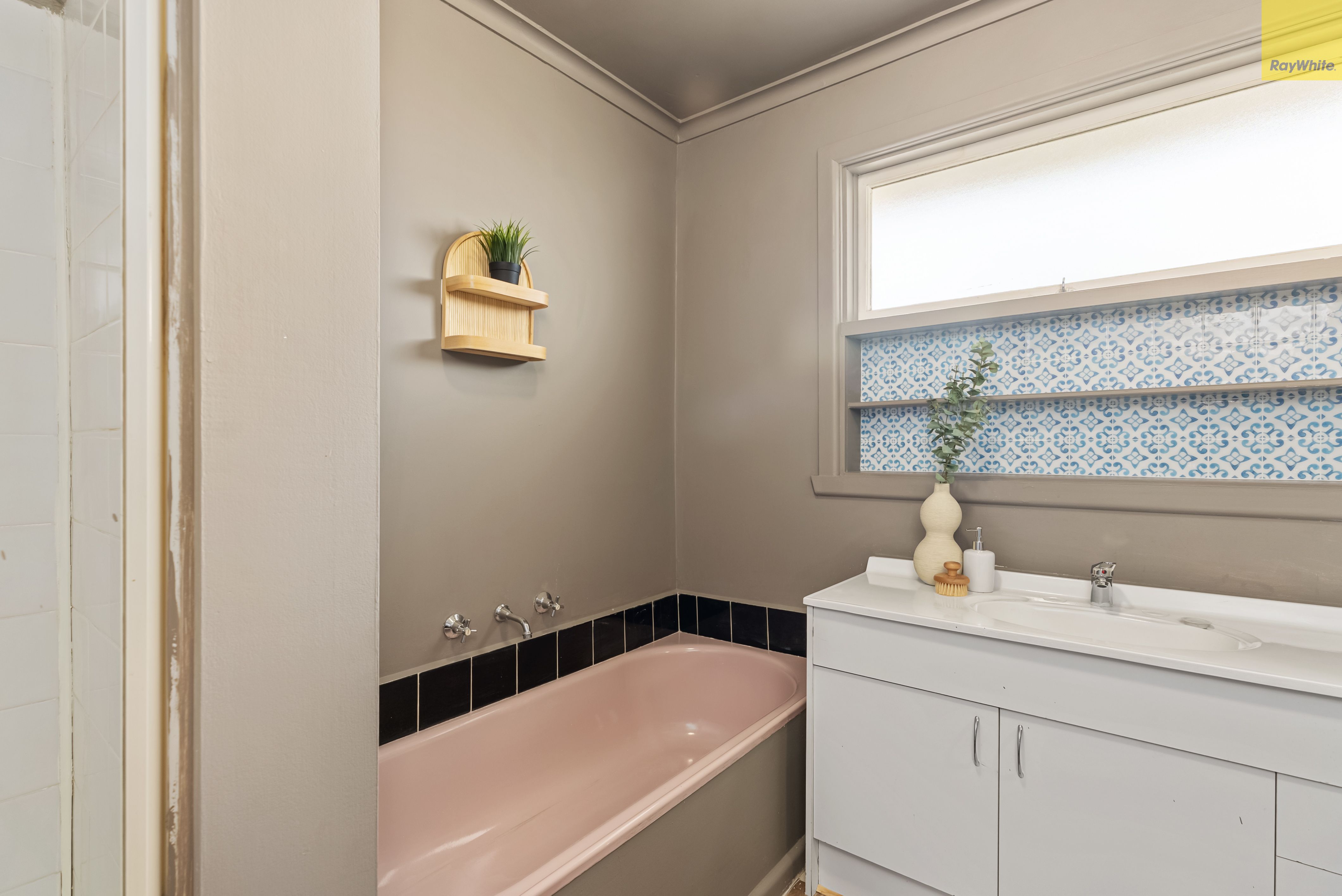 5 Swan Street — photo 12 of 22