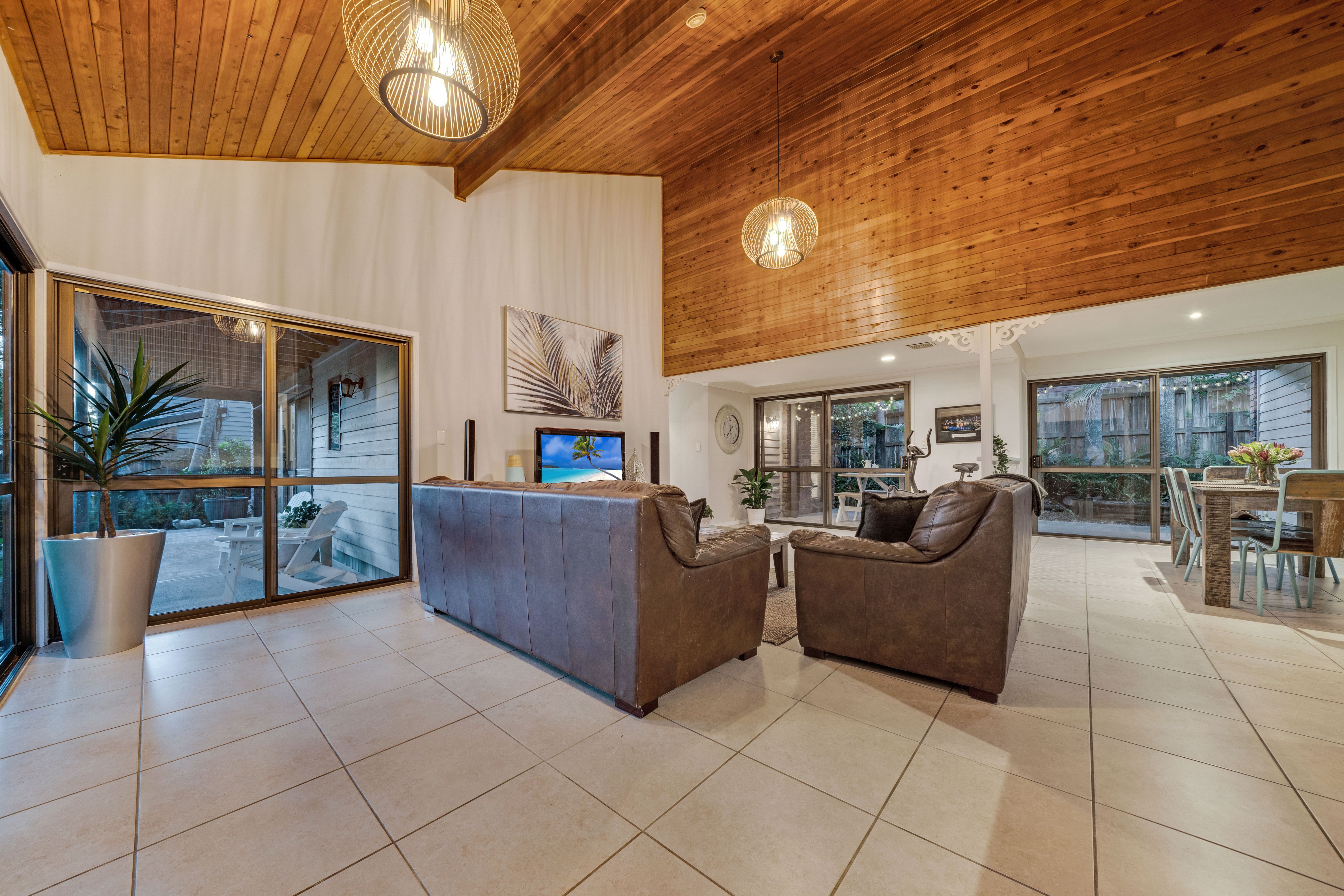2 Springwell Avenue, Springwood, QLD 4127
