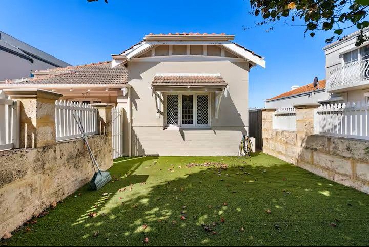 2 Campsie Street — photo from Ray White Inner North