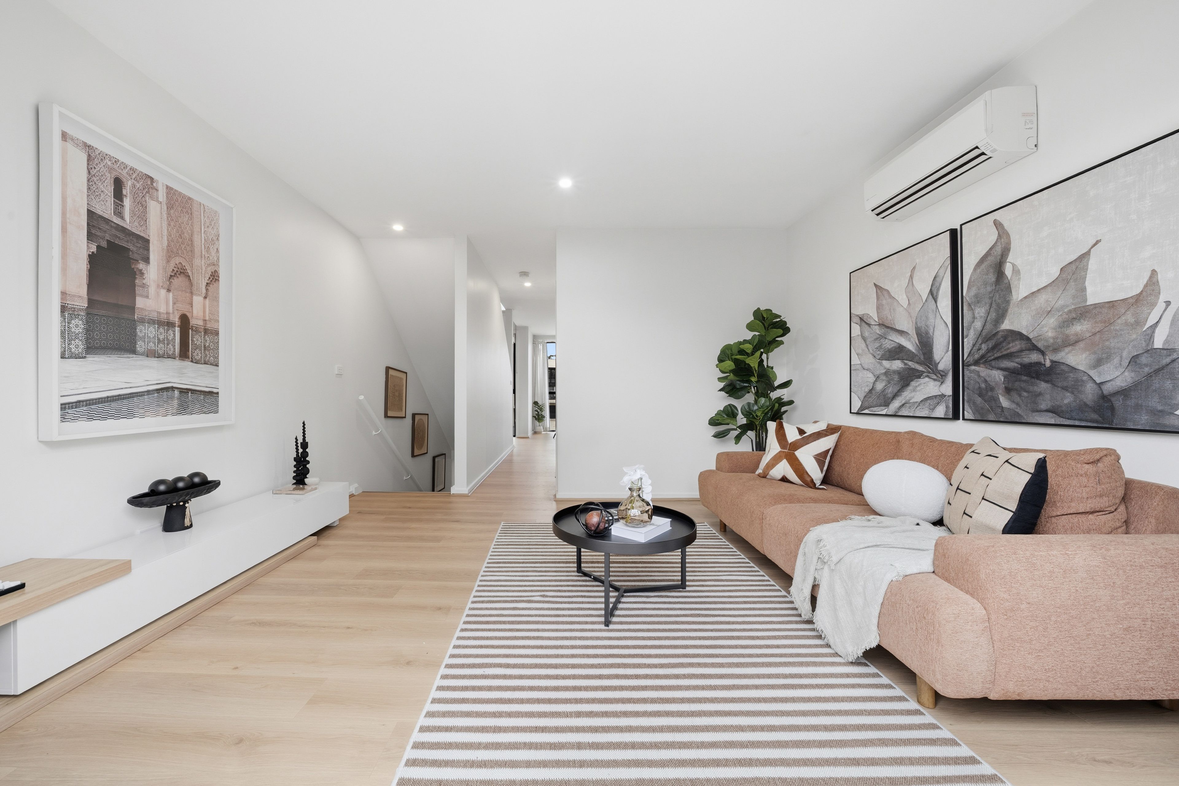 27/135 Easty Street — photo 3 of 20