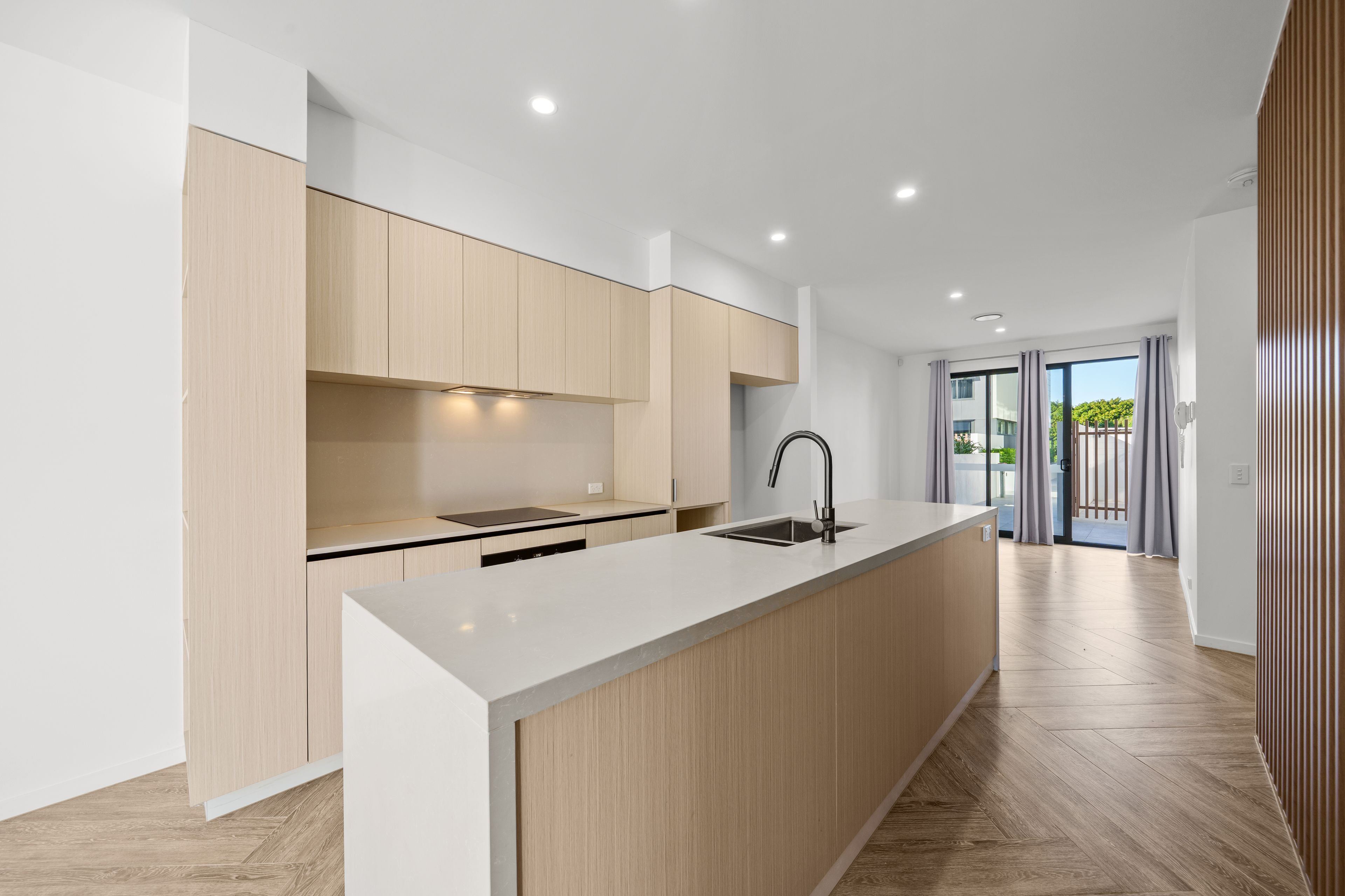 5604 Harbourview Drive — photo 8 of 29