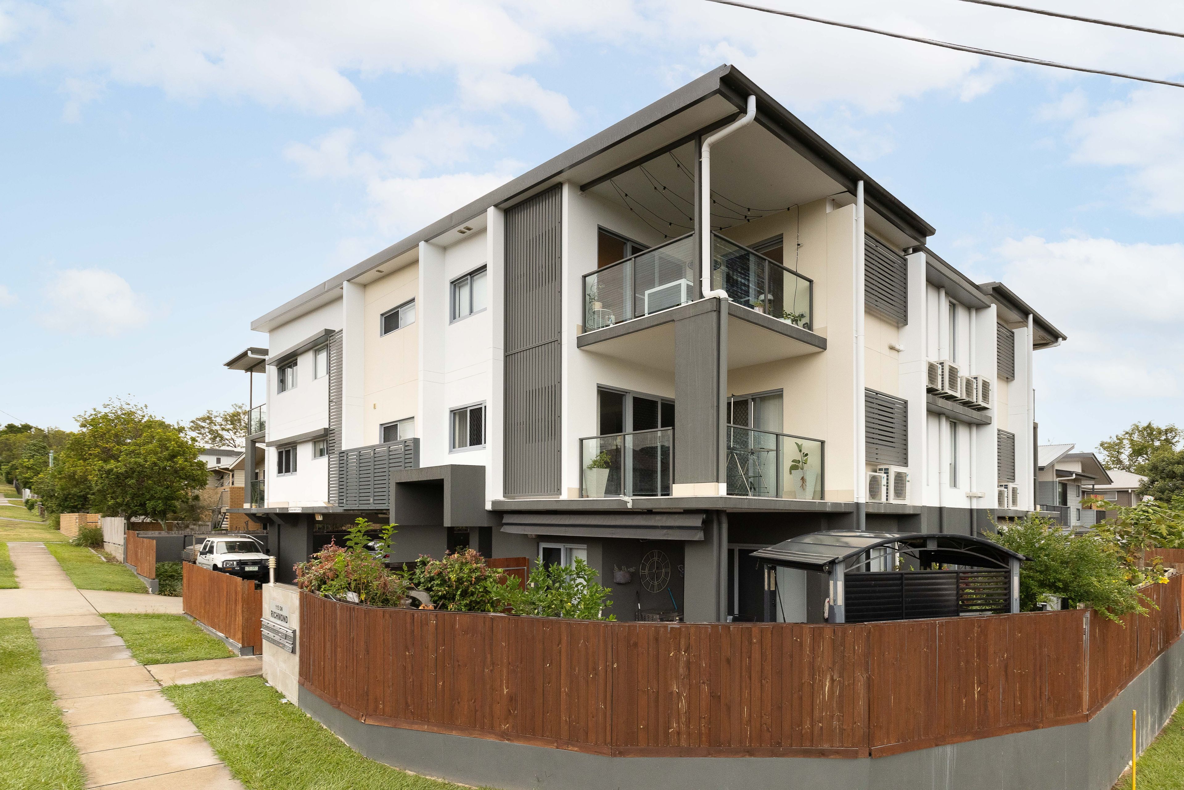 115 Richmond Road, Morningside QLD 4170
