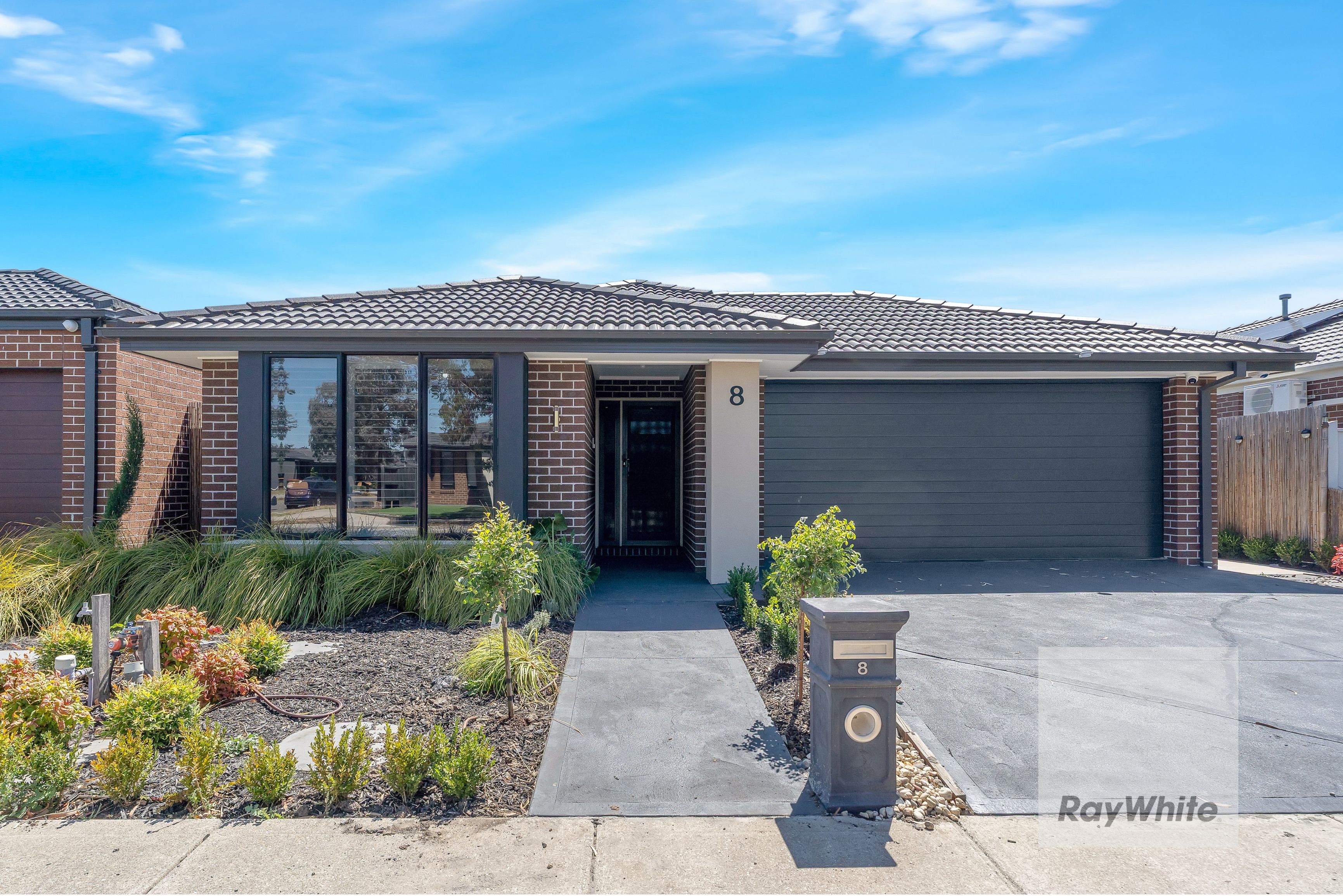 8 Amberfield Street, Mickleham VIC 3064