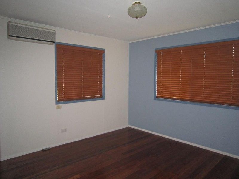 64 Dobbs Street, Holland Park West, QLD 4121