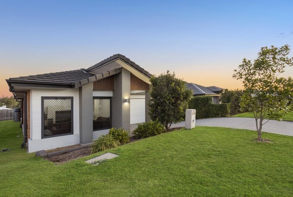 25 Scheyville Crescent, South Ripley, QLD 4306
