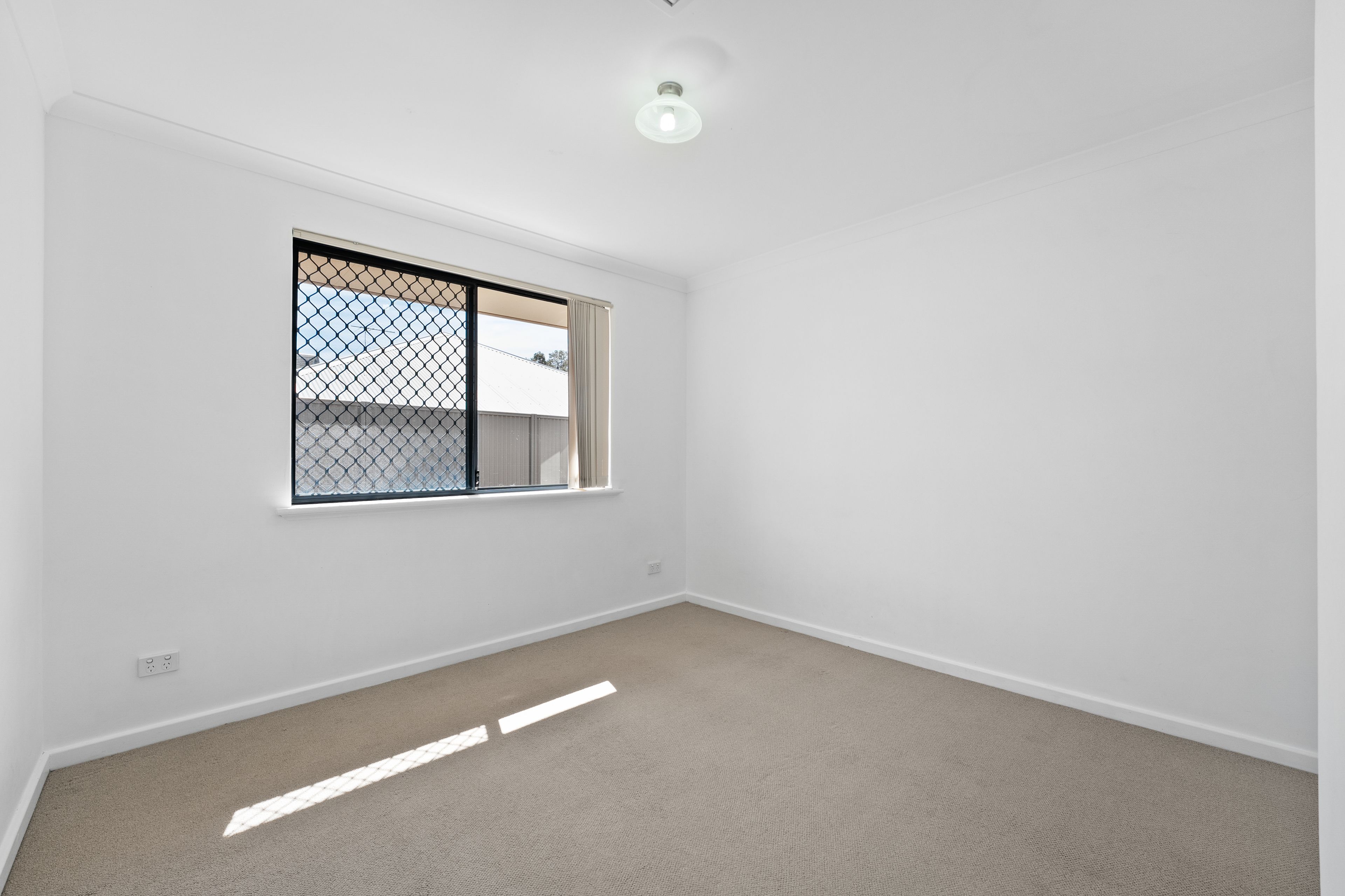 4 Oxenholme Way — photo 19 of 30