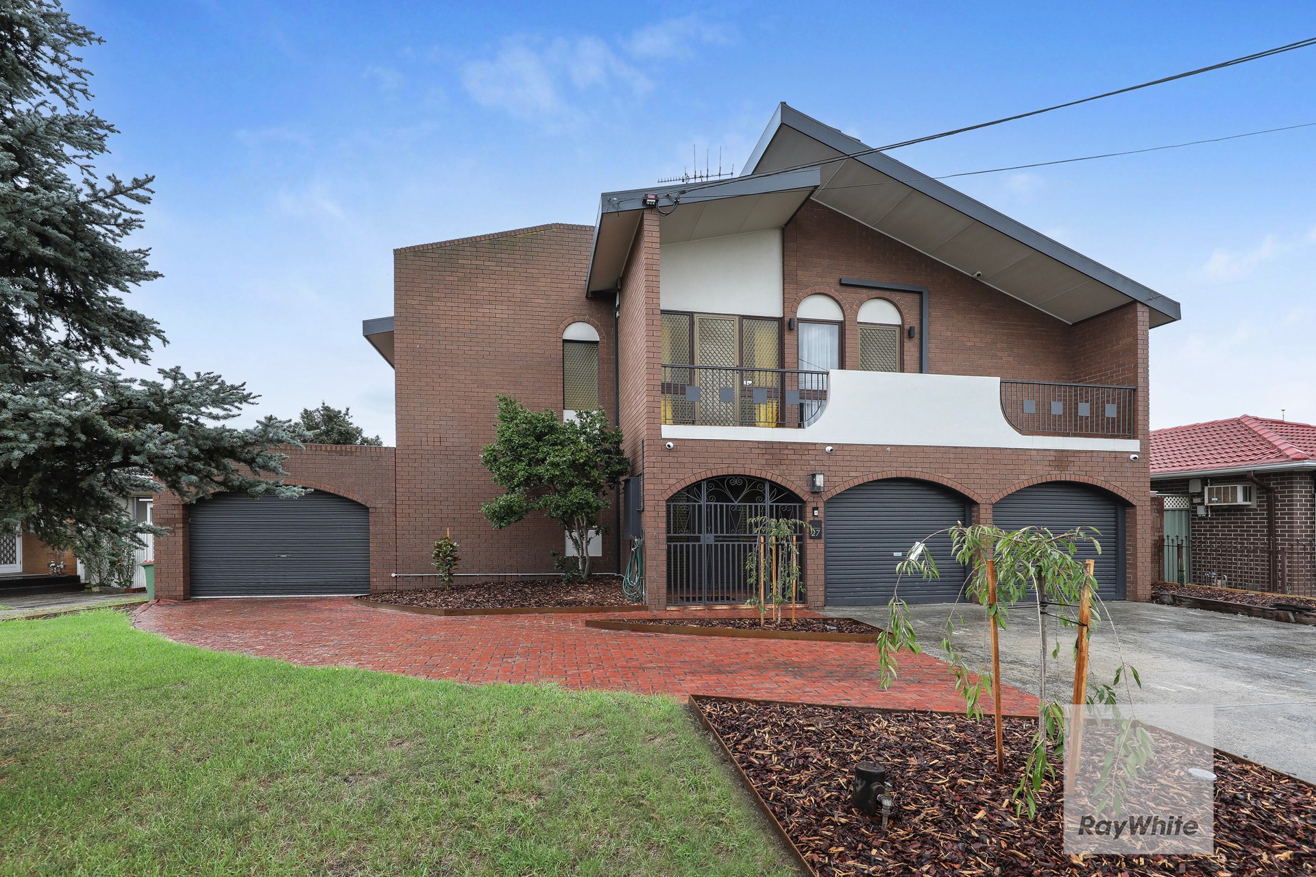 27 Woodstock Drive, Gladstone Park, VIC 3043