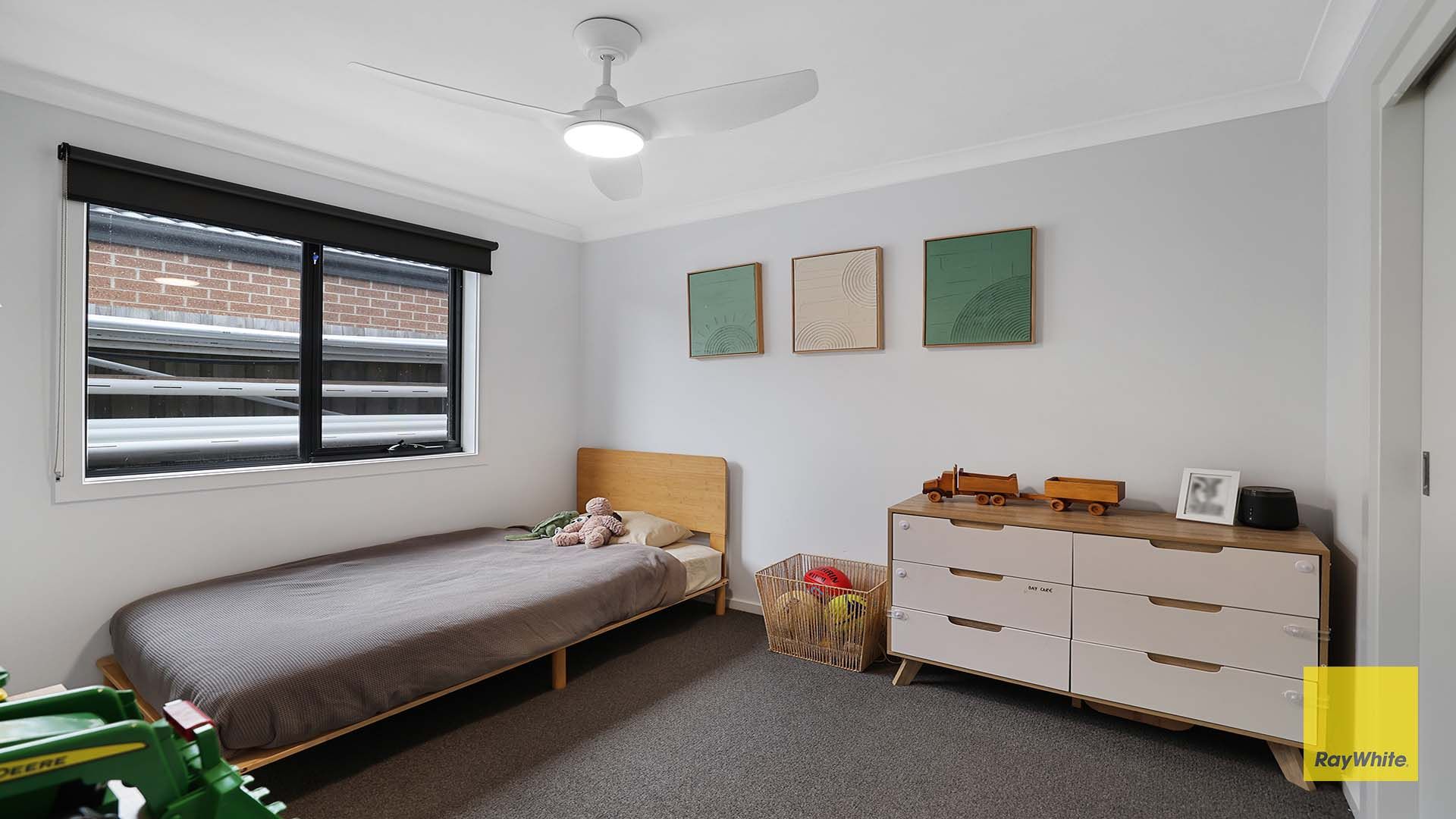 15 Parkside Crescent — photo 15 of 18