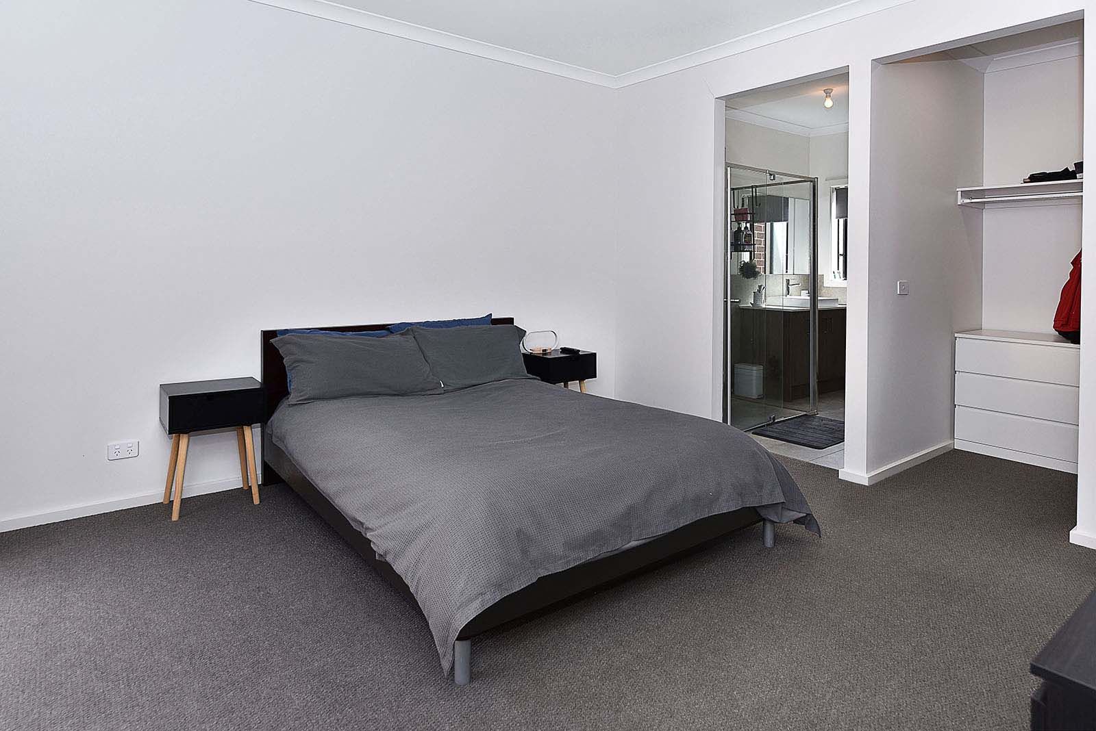 17 Dimitri Street, FRASER RISE, VIC 3336