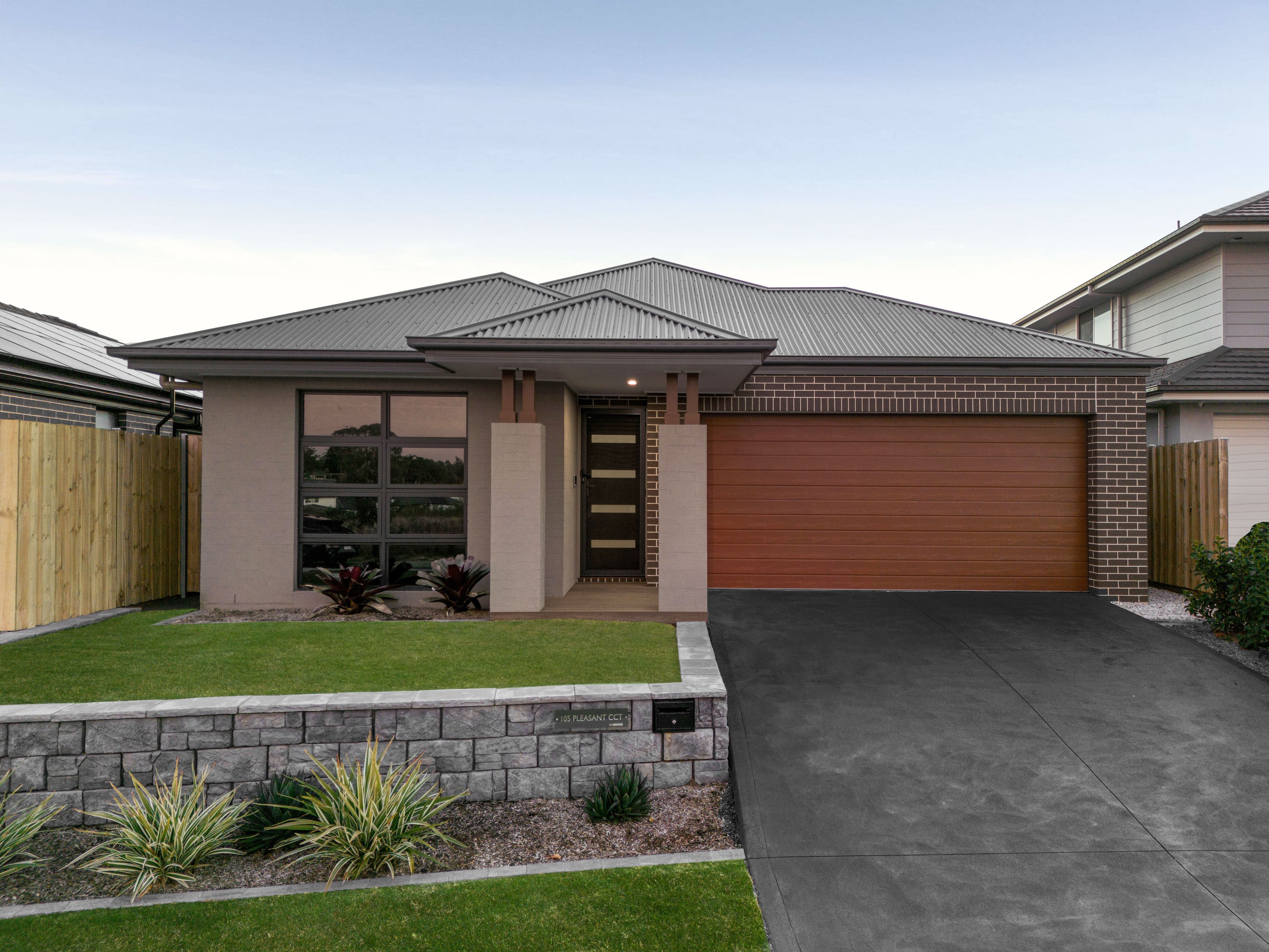 105 Pleasant Circuit, GLEDSWOOD HILLS, NSW 2557